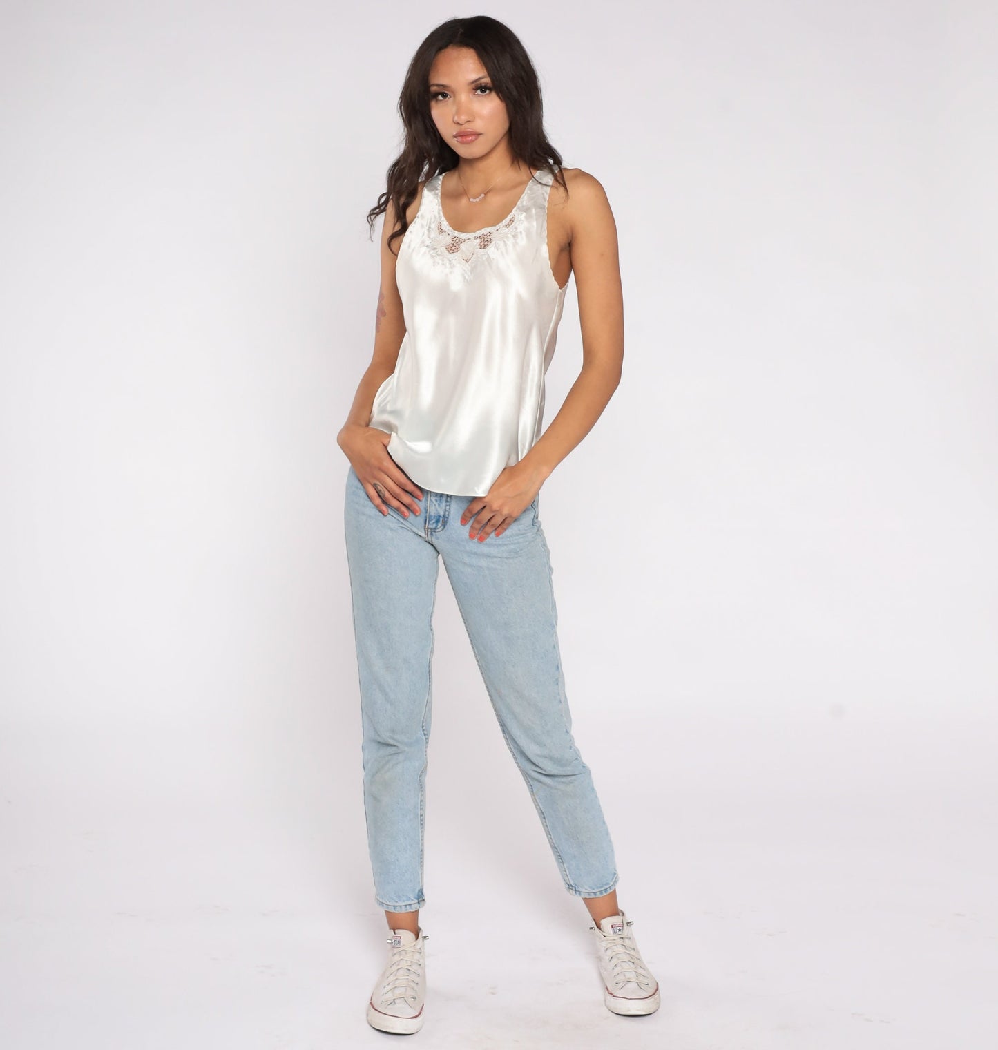 90s White Satin Cutout Tank Top Floral Embroidered Sleeveless Blouse Medium