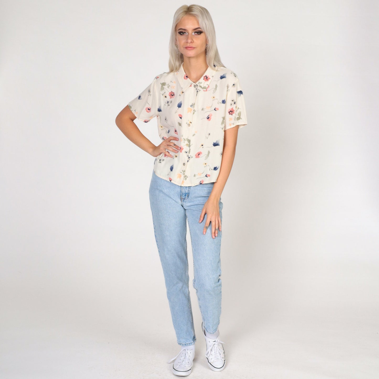 90s Cream Watercolor Floral Button-Up Blouse Short Sleeve Collared Petite Small