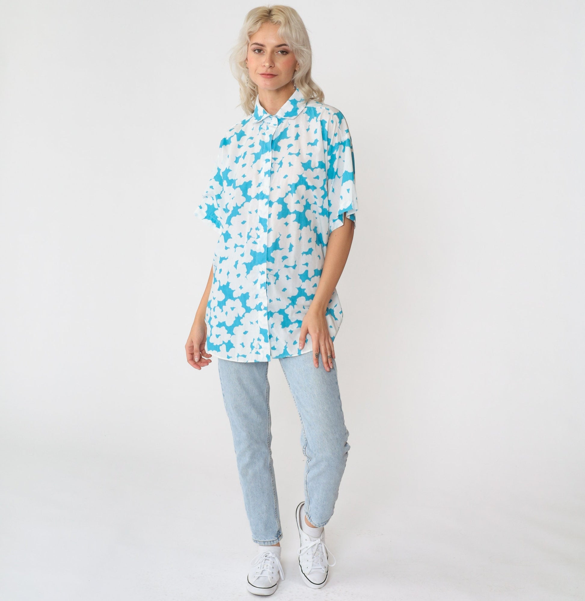 90s Diane Von Furstenberg Abstract Floral Button-Up Blouse White Blue Medium