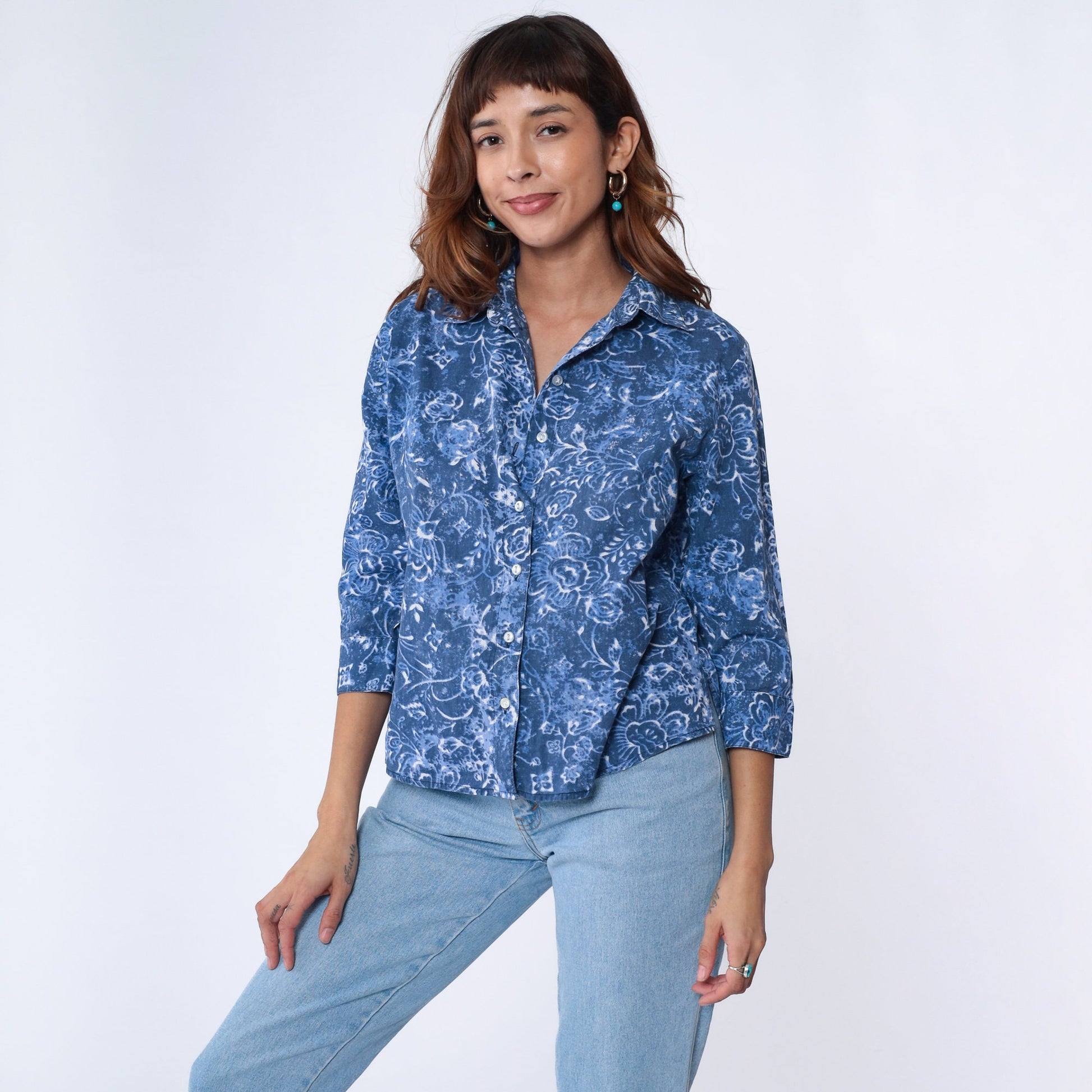 90s Blue Floral Batik Button-Up Blouse 3/4 Sleeve Shirt Medium