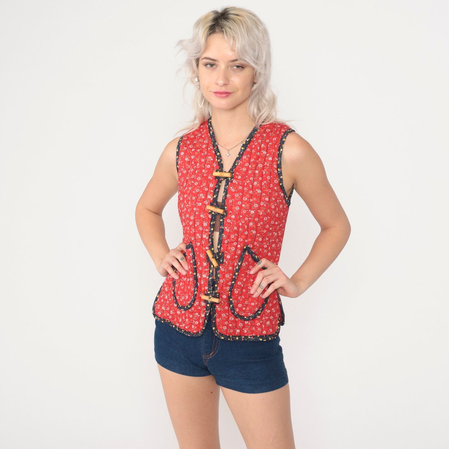 70s Red Calico Floral Quilted Vest Sleeveless Toggle Button Extra Small