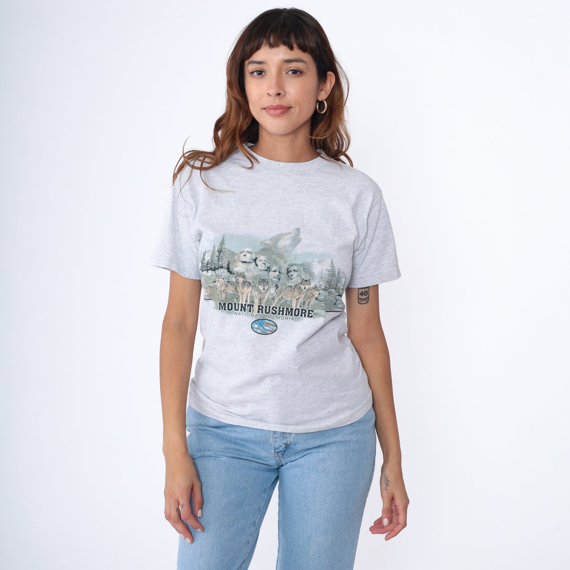 90s Mount Rushmore Wolf Pack Graphic Tee South Dakota Heather Grey Small