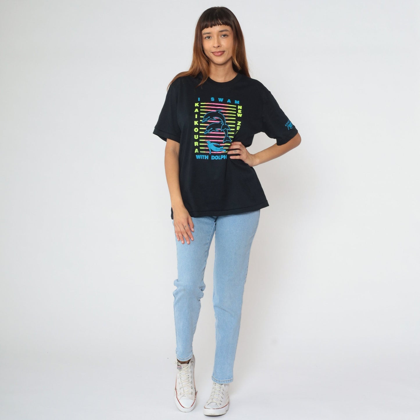 00s Kaikoura Dolphin Mary Neon Graphic T-Shirt New Zealand Black Medium