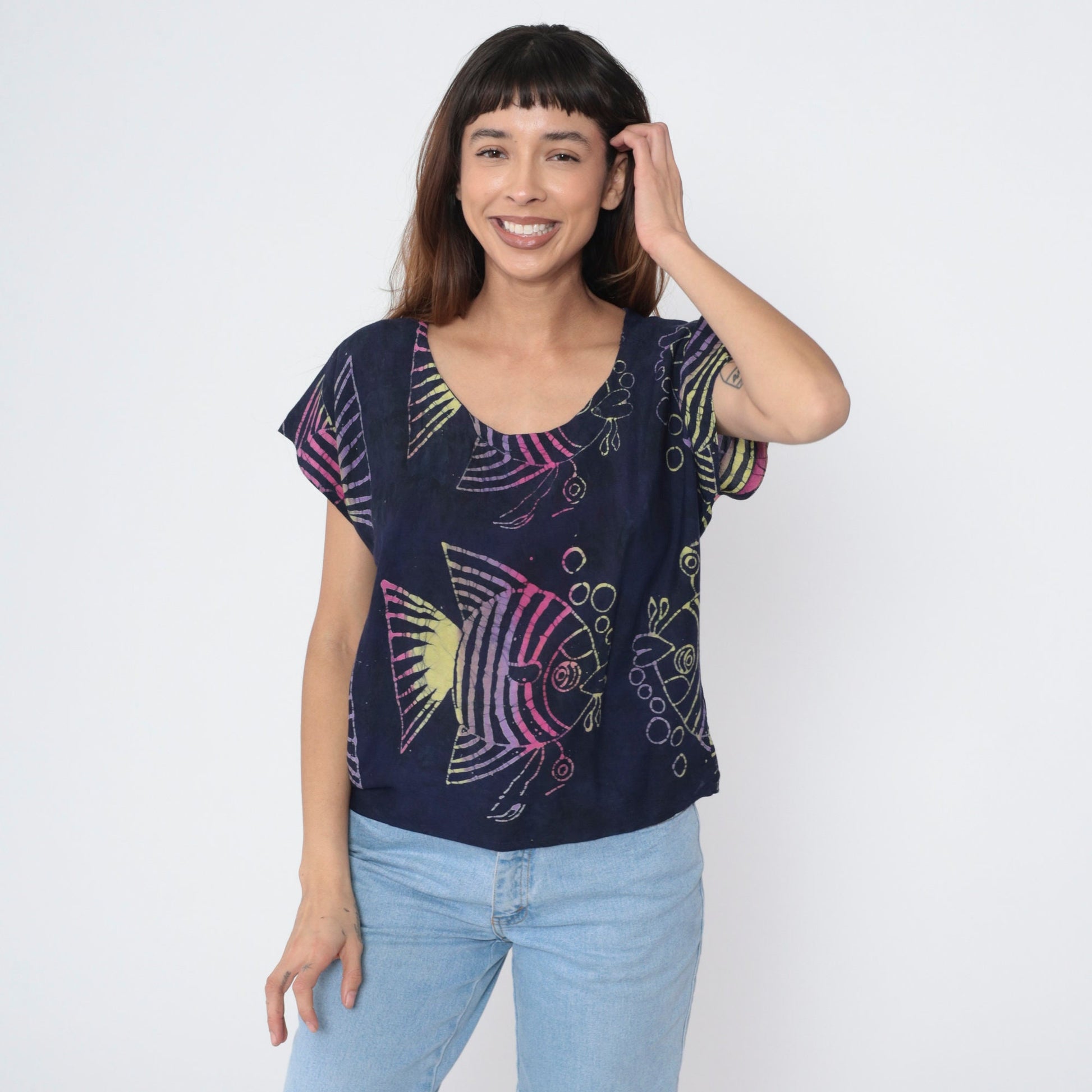 Y2K Batik Fish Graphic Tee Dark Blue Scoop Neck Short Sleeve Medium