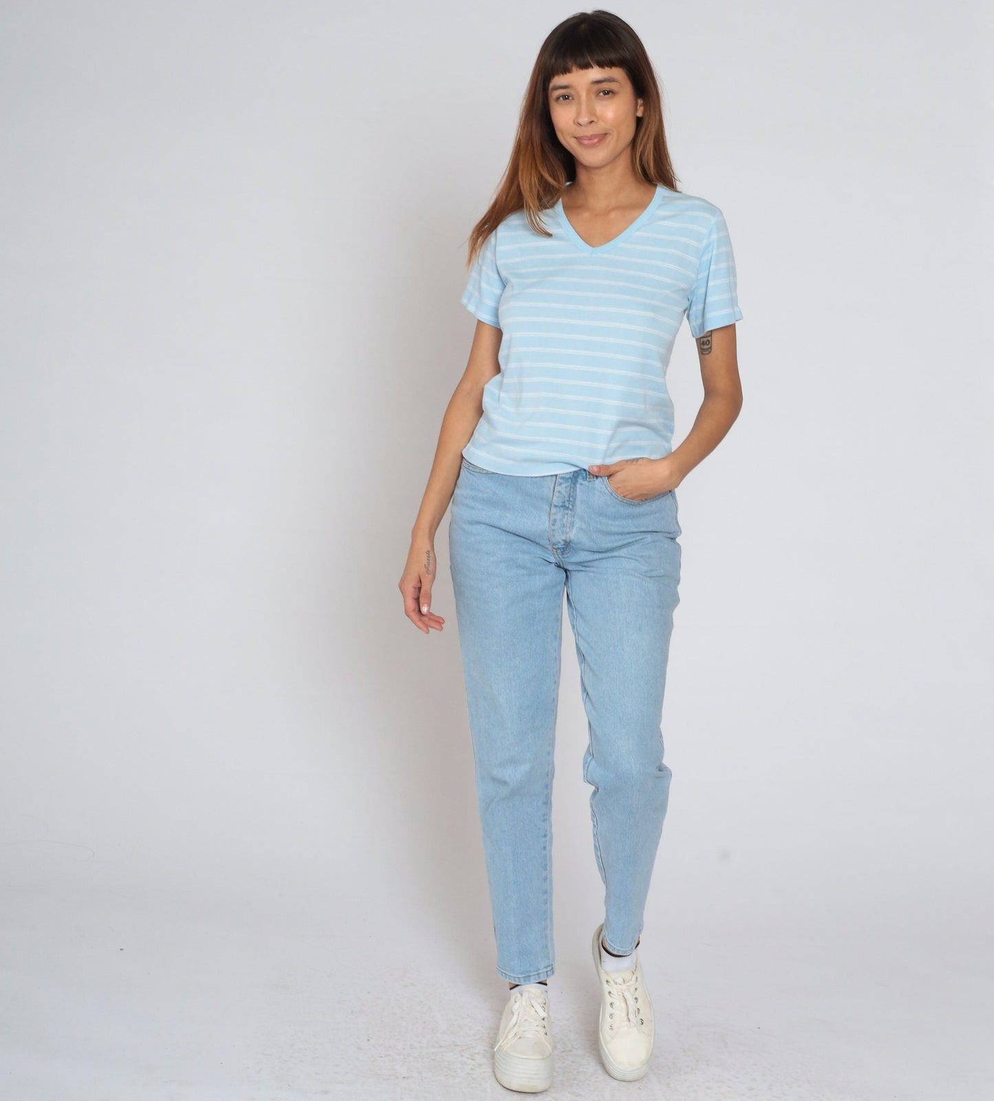 90s Blue White Striped V-Neck T-Shirt Cotton Tee Medium M
