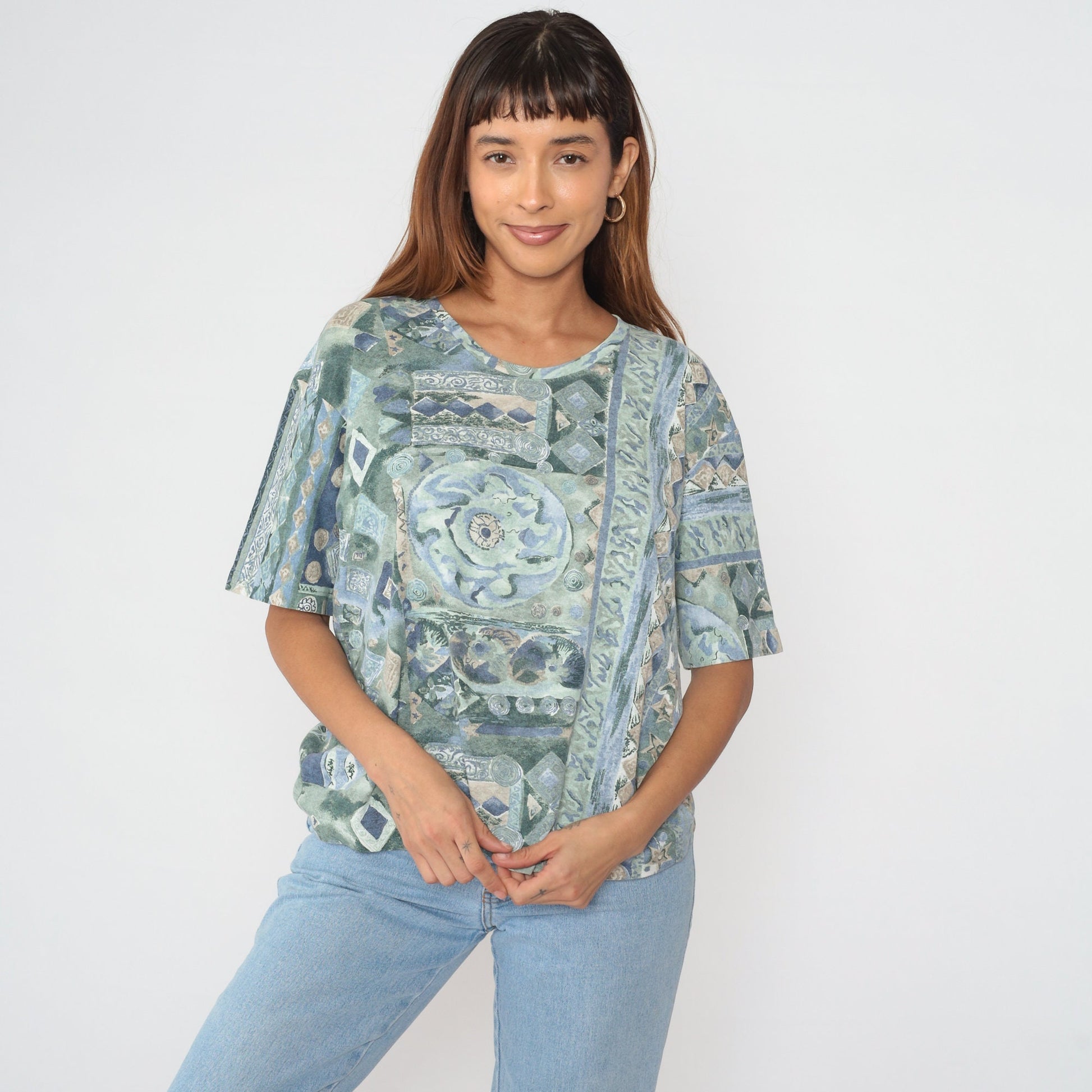 90s Abstract Geometric Diamond Medallion Print T-Shirt Medium