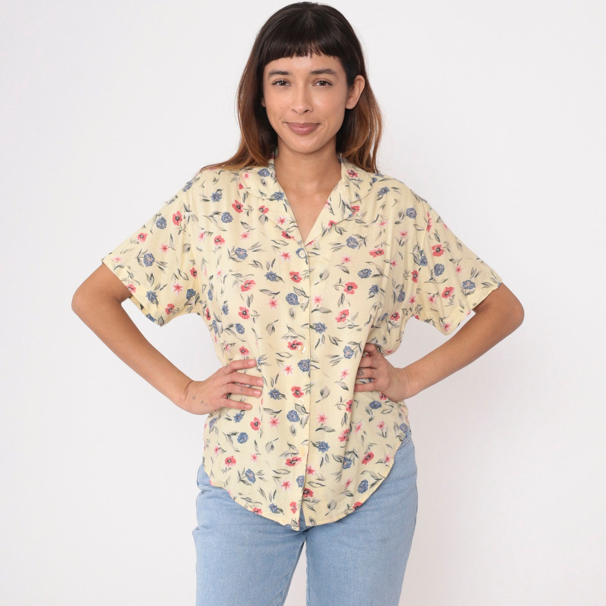 90s Light Yellow Floral Button-Up Blouse Short Sleeve Rayon Small