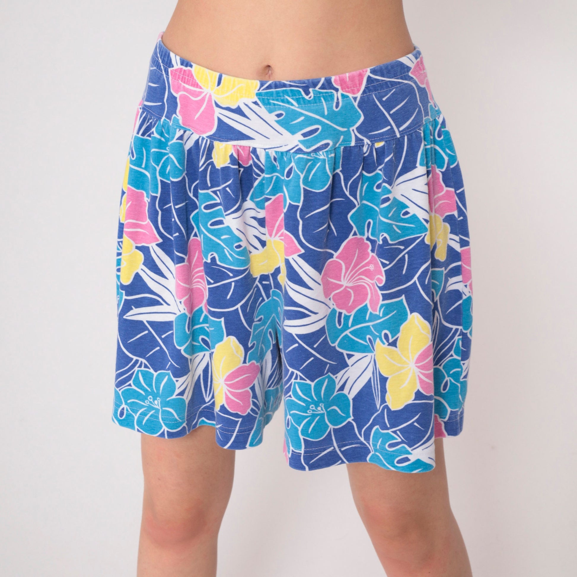 90s Tropical Floral Shorts High Waist Hibiscus Leaf Print Blue Pink Medium