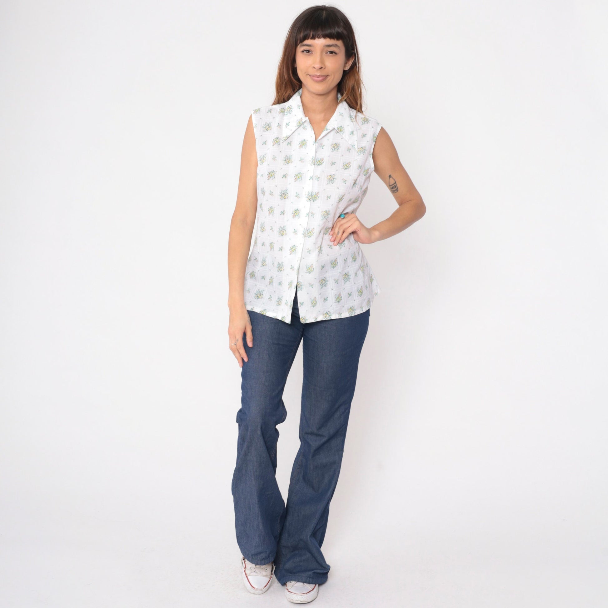 70s Floral Button-Up Tank Top White Wildflower Print Dagger Collar Medium