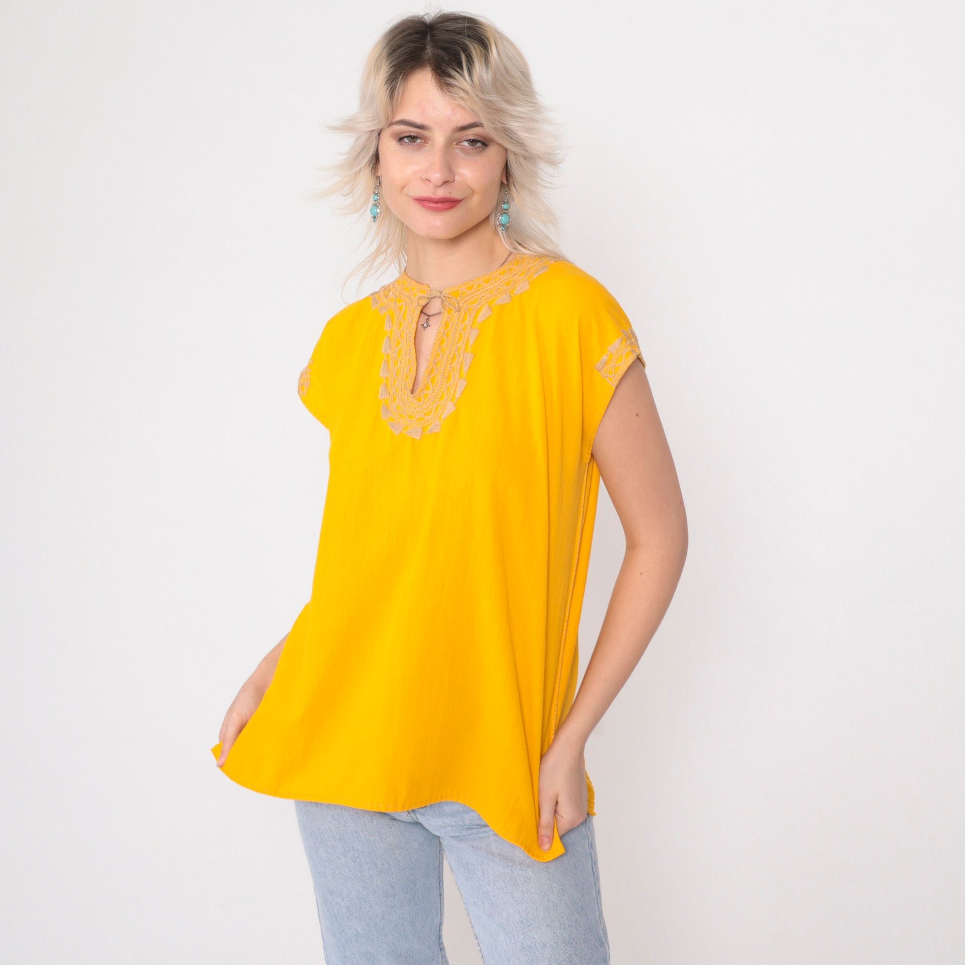 90s Embroidered Tunic Top Yellow Keyhole Tie Neck Short Sleeve Small