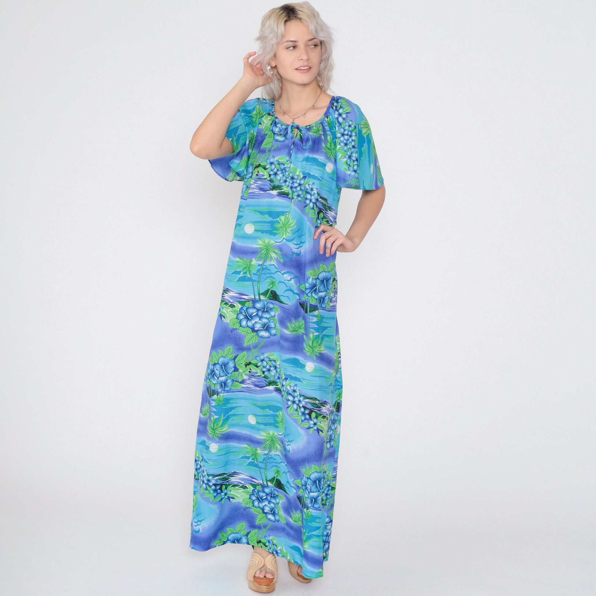 1970s Hilo Hattie's Hawaiian Maxi Dress Tropical Floral Print Flutter Sleeve Small