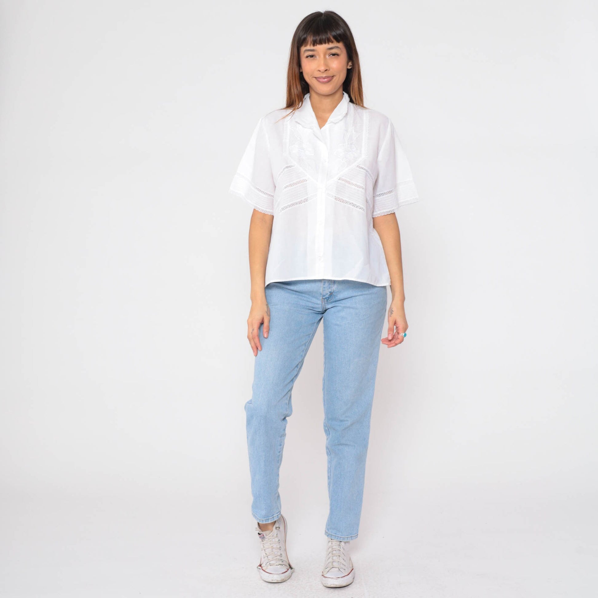 70s Embroidered Floral White Blouse Lace Trim Button-Up Collared Short Sleeve Large L