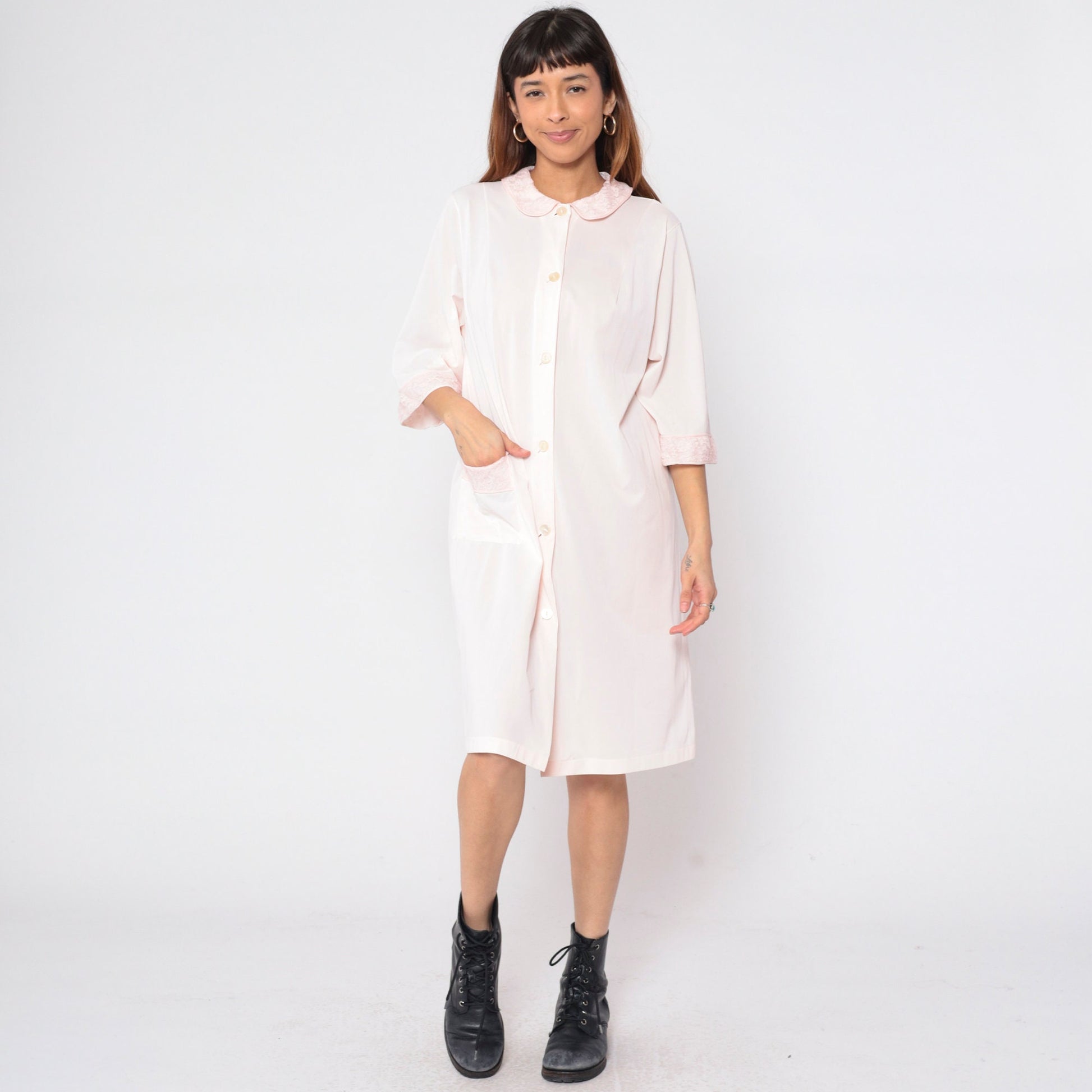 70s Baby Pink Lace Trim Pajama Robe 3/4 Sleeve Button Front Midi Medium