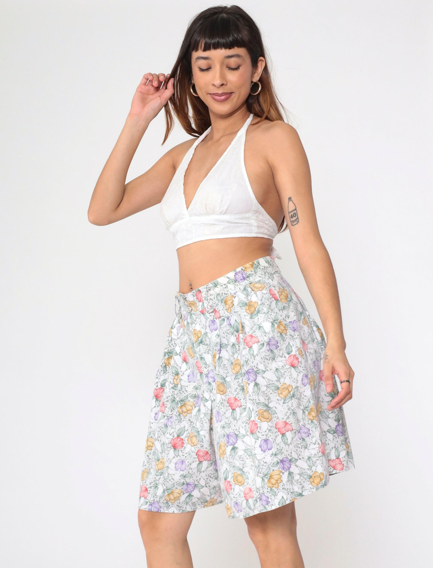90s Floral High-Waisted Shorts White Pleated Wide Leg Medium