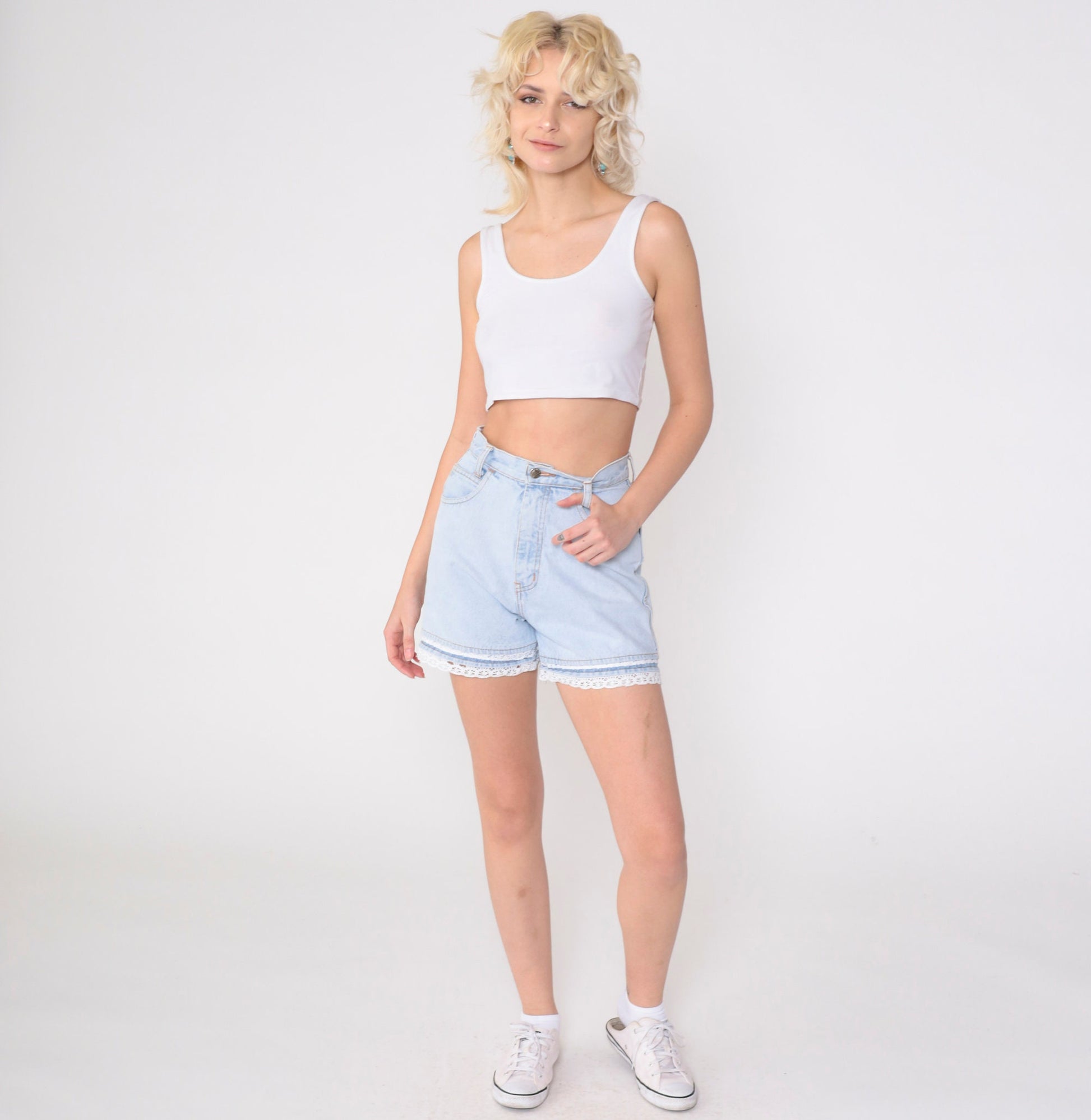 90s High-Waisted Denim Shorts Blue Lace Trim Jean Shorts Small