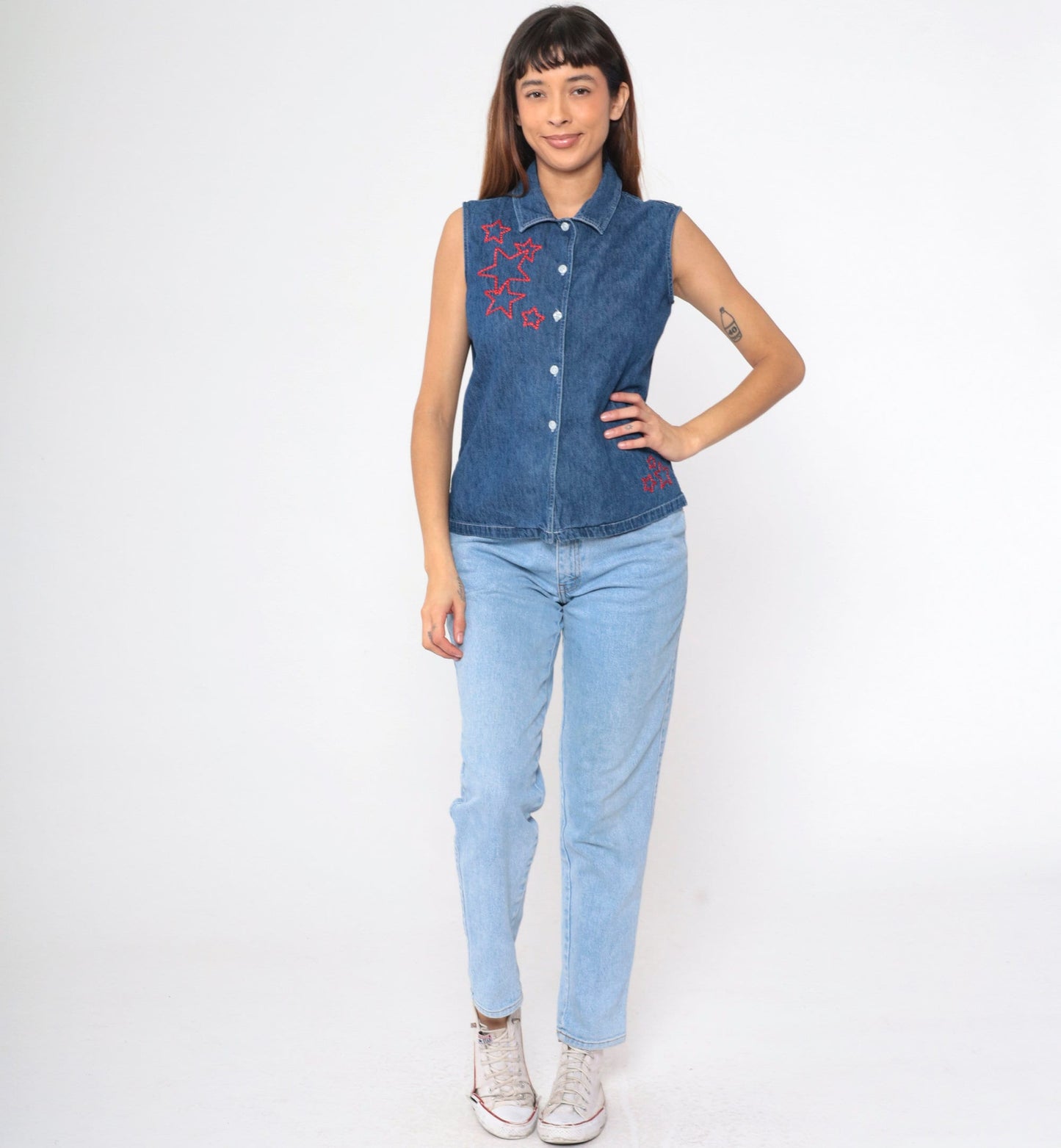 90s Denim Star Embroidered Sleeveless Button Up Blouse Blue Red Medium