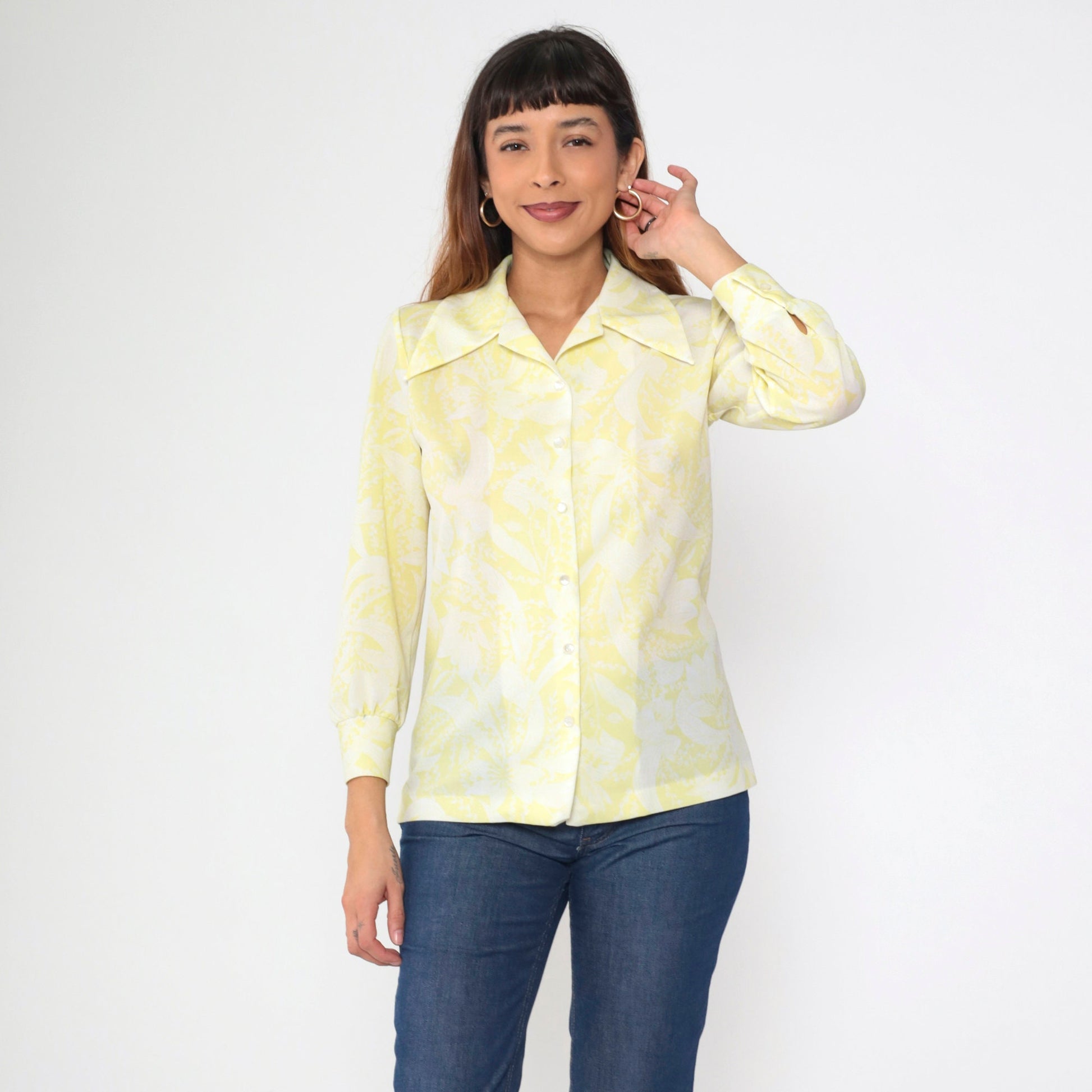 70s Floral Button-Up Blouse Yellow White Abstract Flower Print Wing Collar Medium