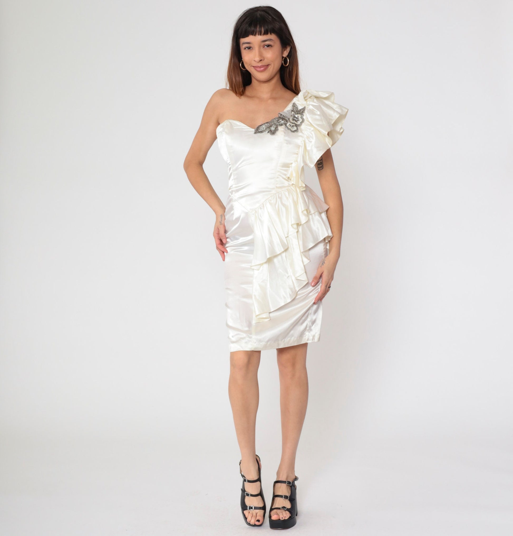 80s White Satin Beaded One-Shoulder Prom Dress Sweetheart Neckline Small S