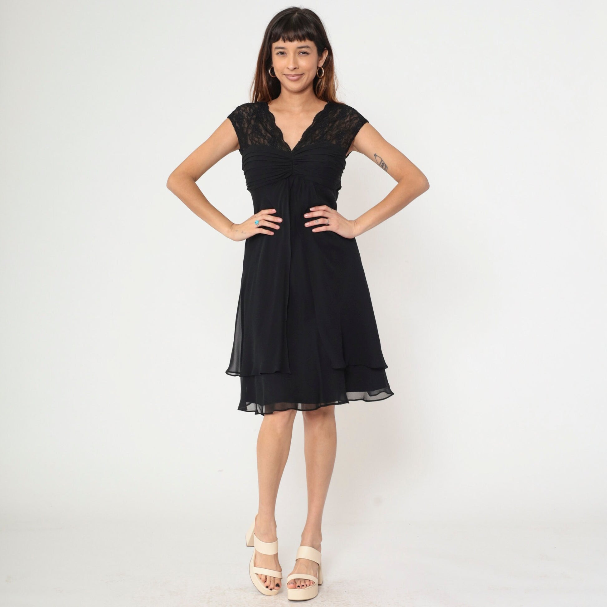 90s Donna Ricco Black Lace Silk Dress V-Neck Cap Sleeves Midi Small