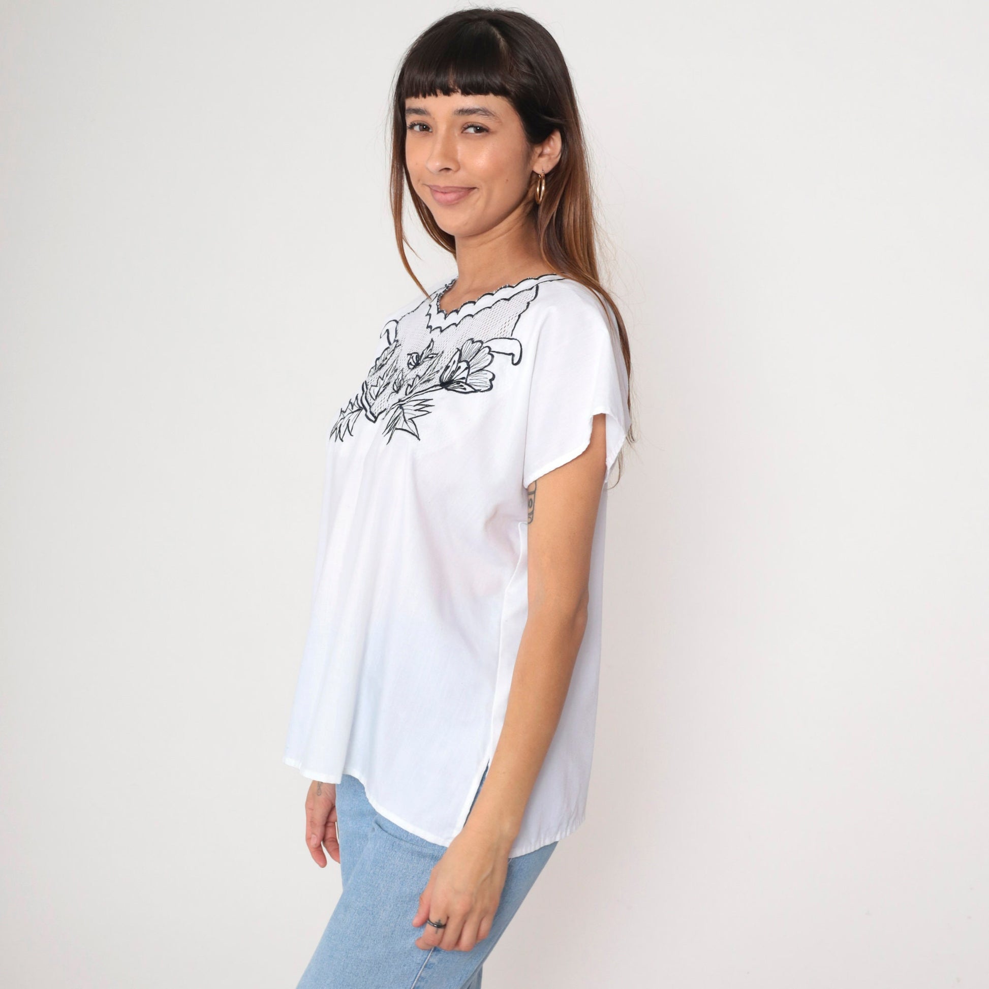 Y2K Black Floral Embroidered White Blouse Mesh Neckline Short Sleeve Large L
