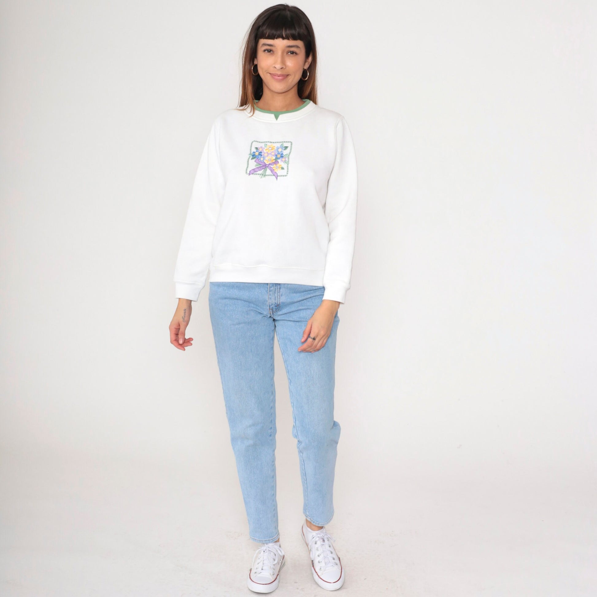 90s Floral Embroidered Sweatshirt White Double Collar Crewneck Petite Large