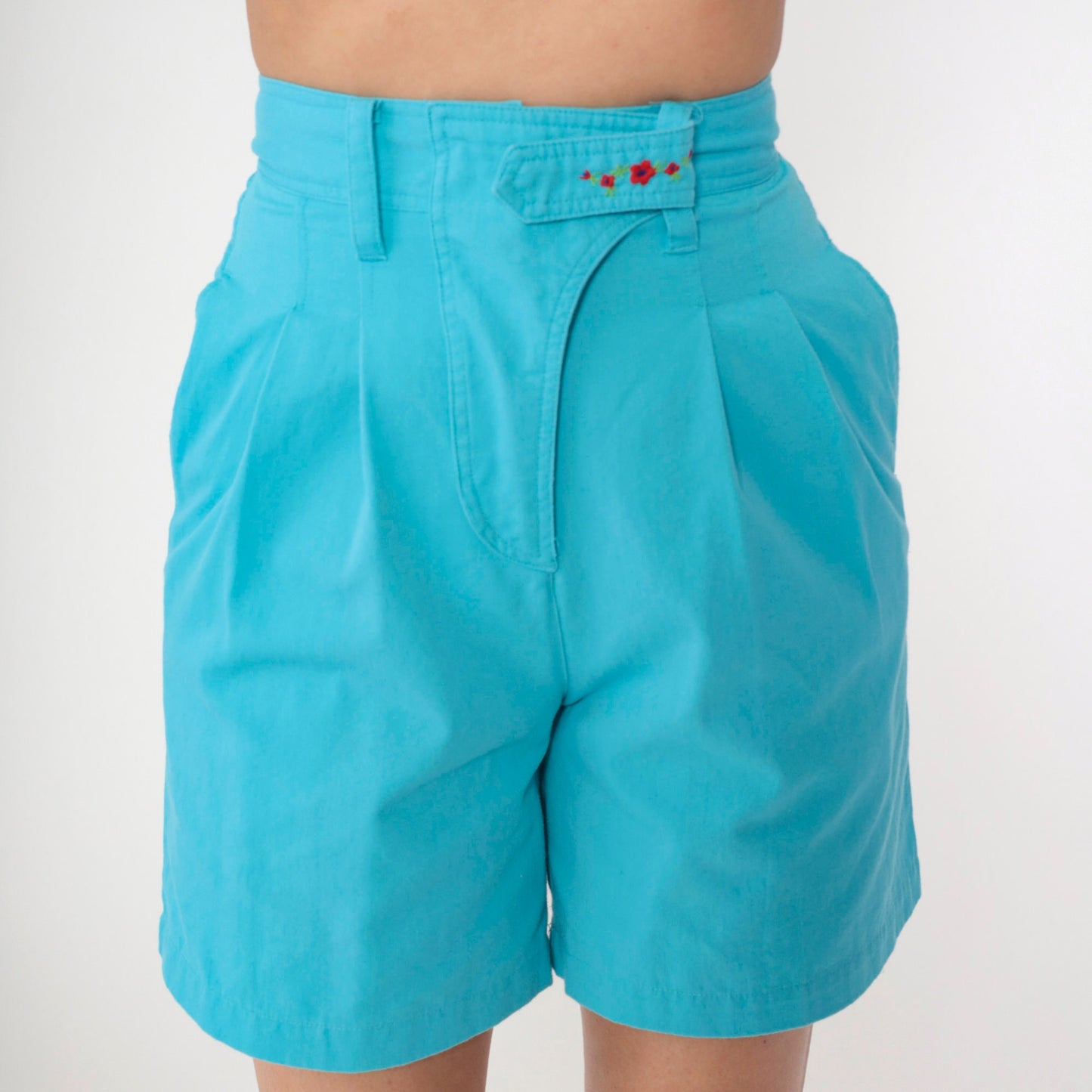 90s Turquoise Pleated High-Waist Shorts Floral Embroidered Small