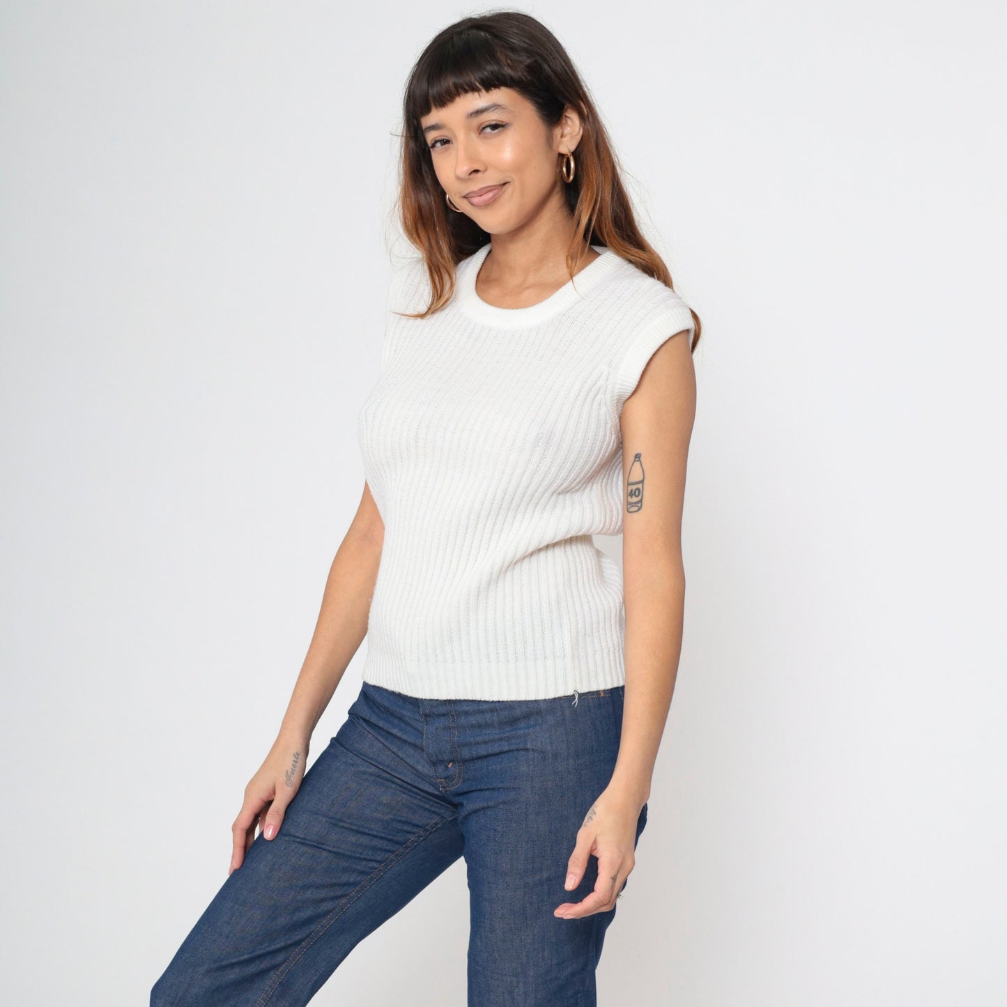 70s White Ribbed Knit Sweater Vest Pullover Scoop Neck Medium