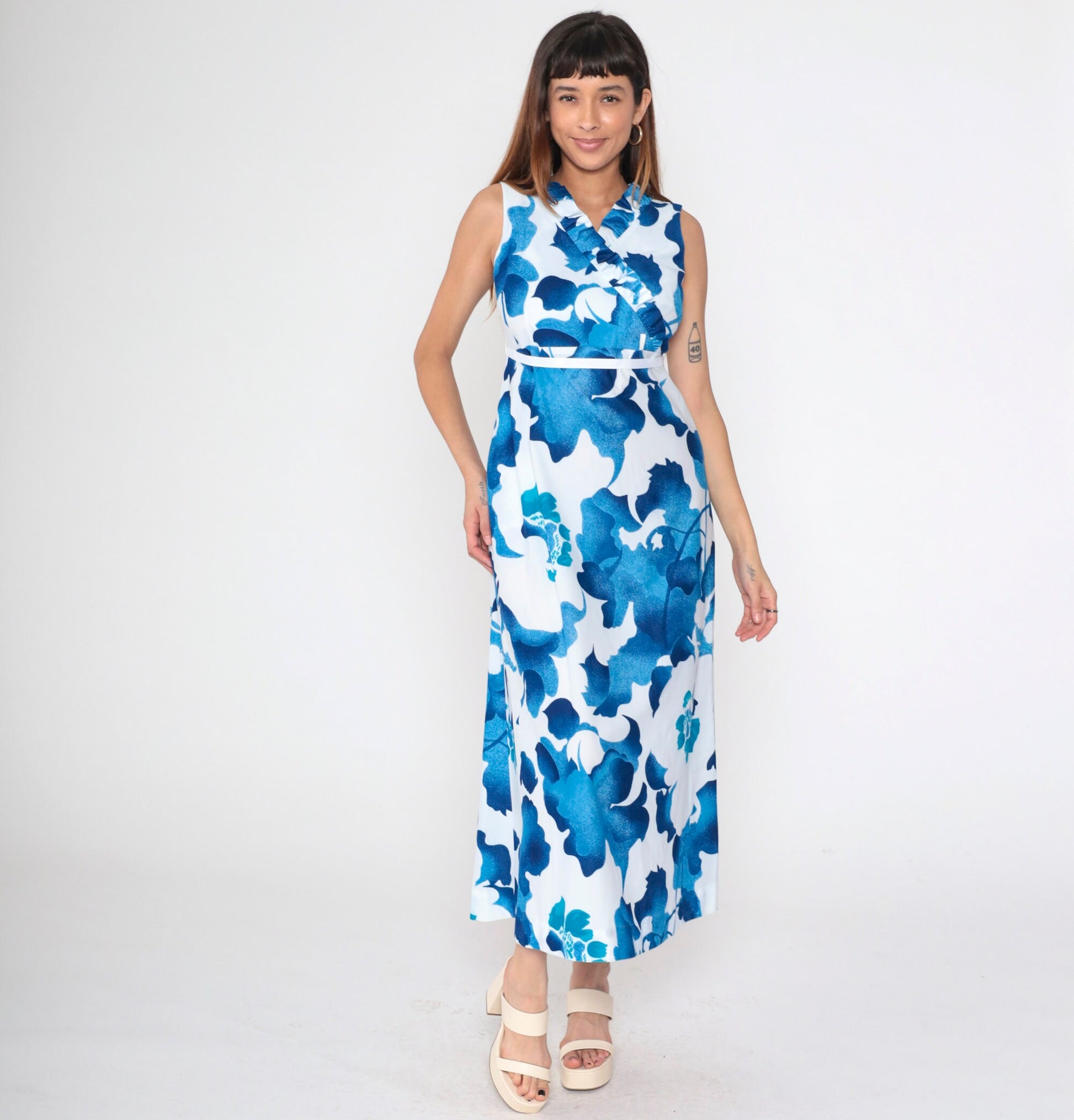 70s Hawaiian Floral Maxi Dress Empire Waist Ruffle V-Neck Sleeveless Blue Small