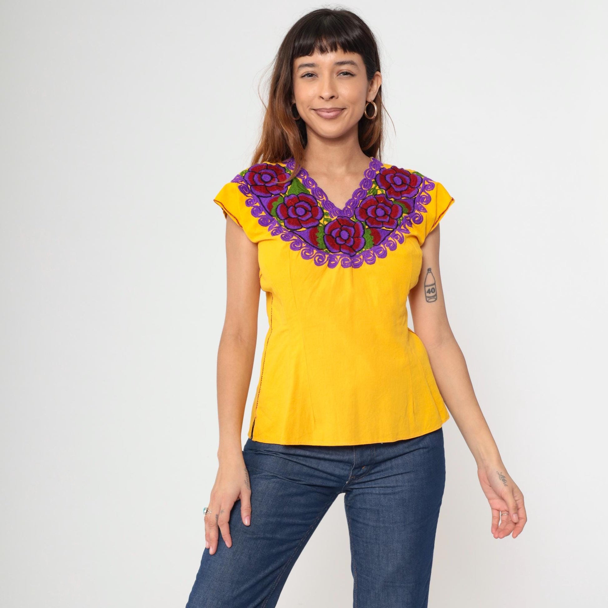 90s Mexican Embroidered Floral Blouse Yellow Short Sleeve V Neck Medium