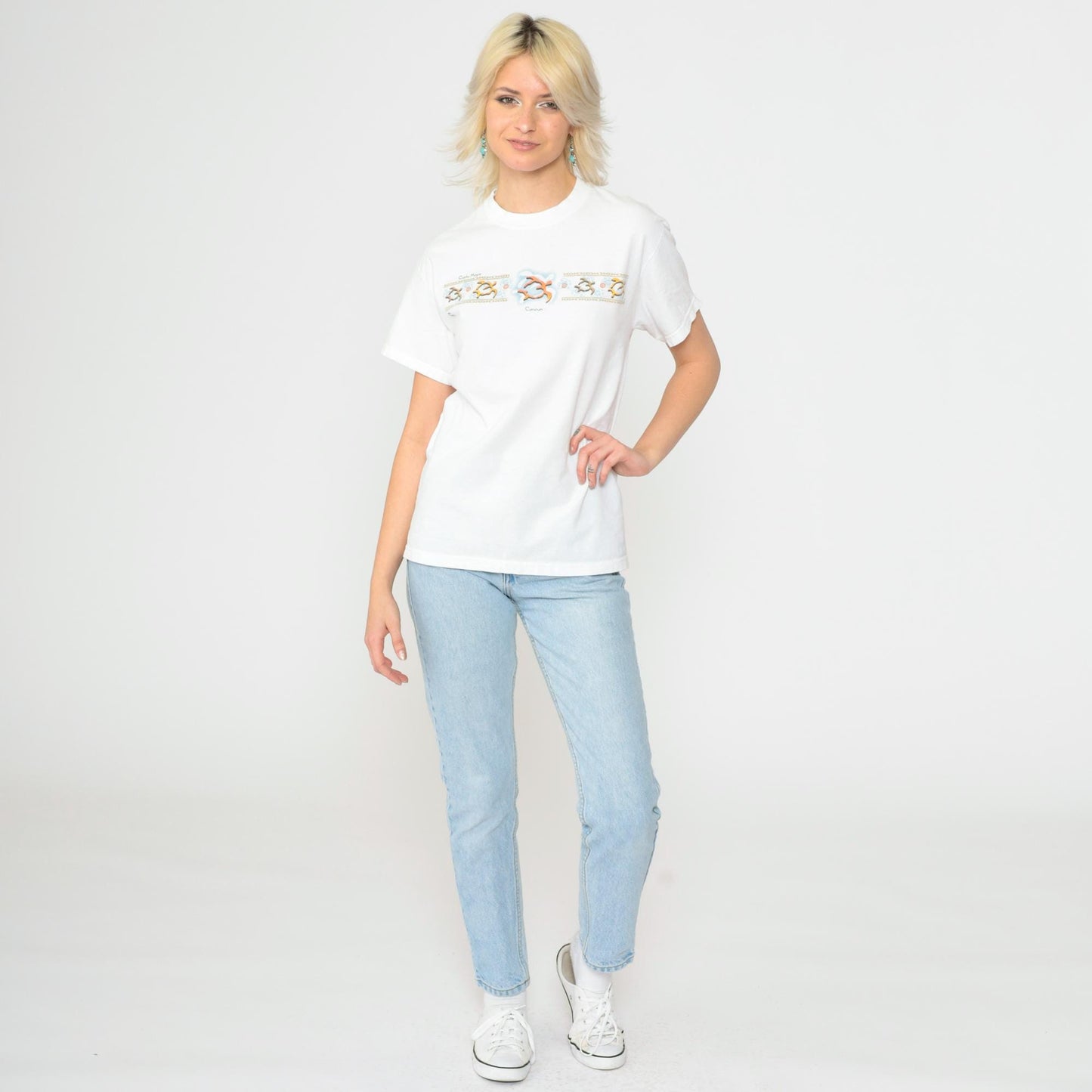 90s Cancun Mexico Sea Turtle Graphic T-Shirt White Crewneck Small