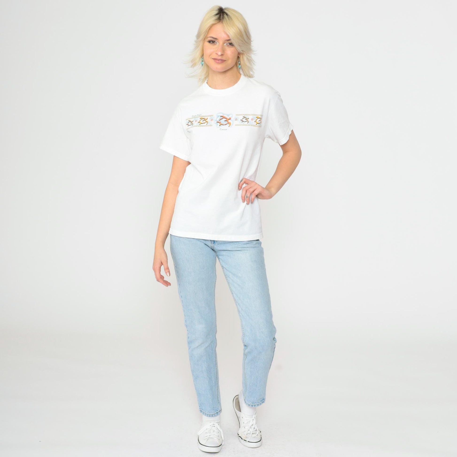90s Cancun Mexico Sea Turtle Graphic T-Shirt White Crewneck Small