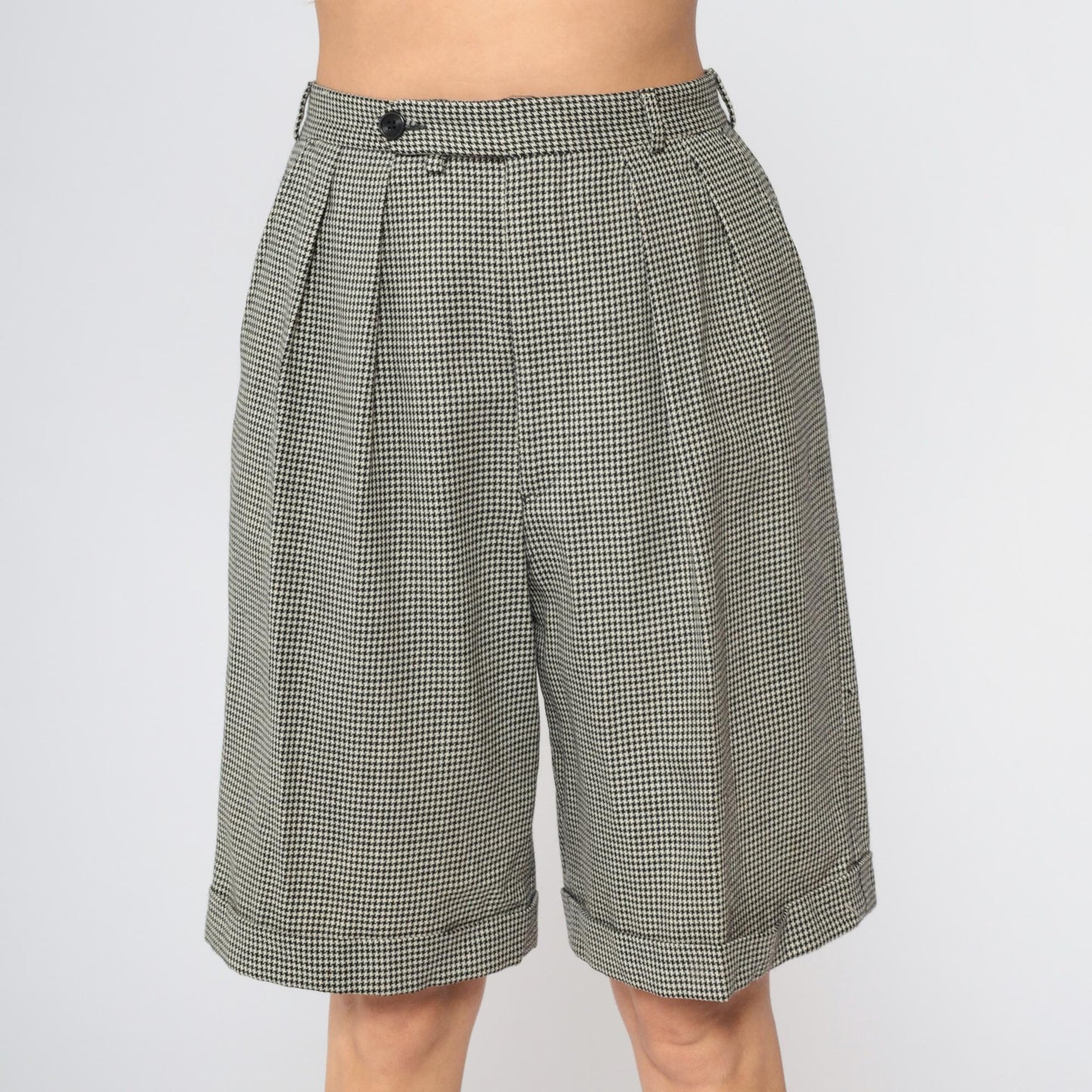 90s Houndstooth Pleated Bermuda Shorts Black White High Waist Cuffed Medium