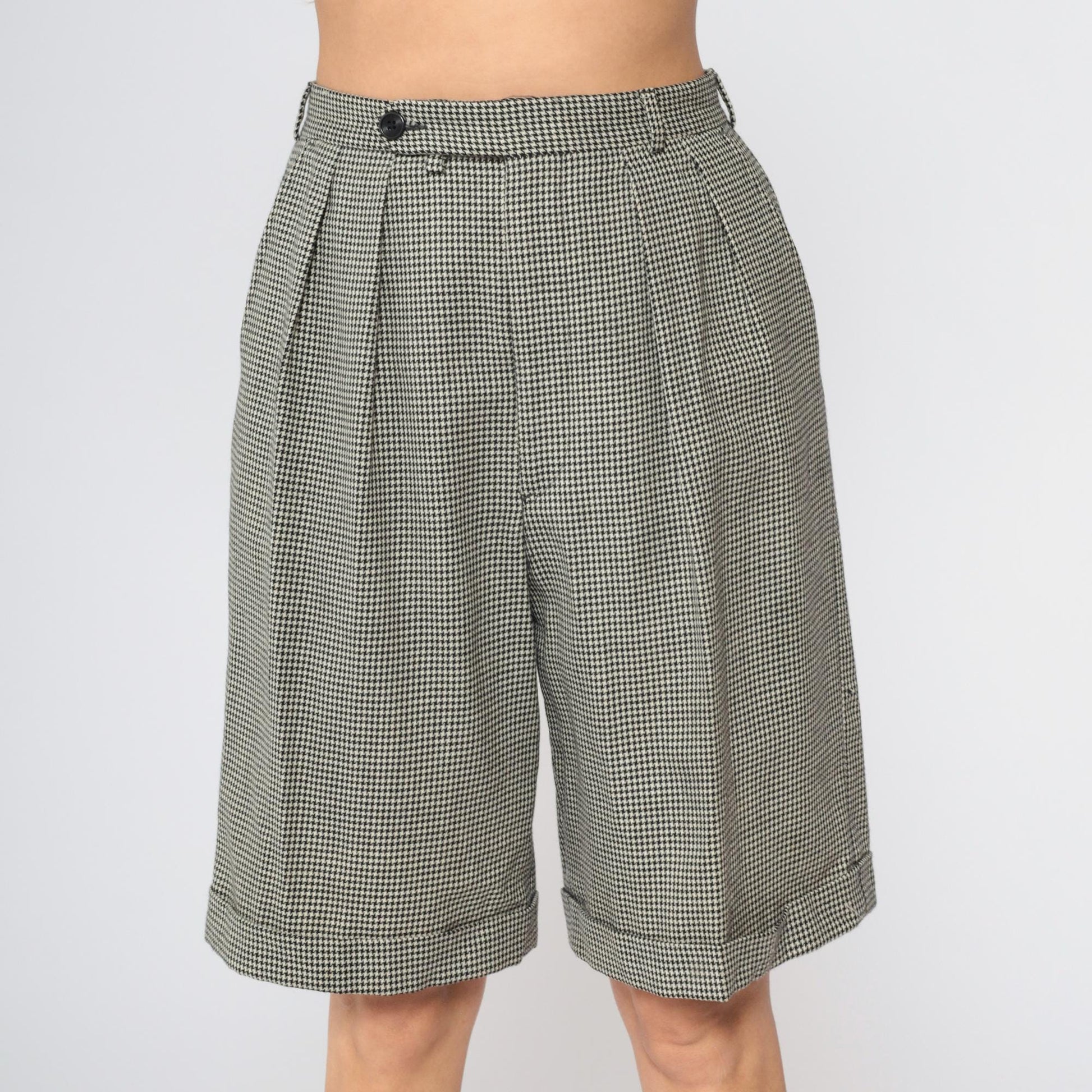 90s Houndstooth Pleated Bermuda Shorts Black White High Waist Cuffed Medium