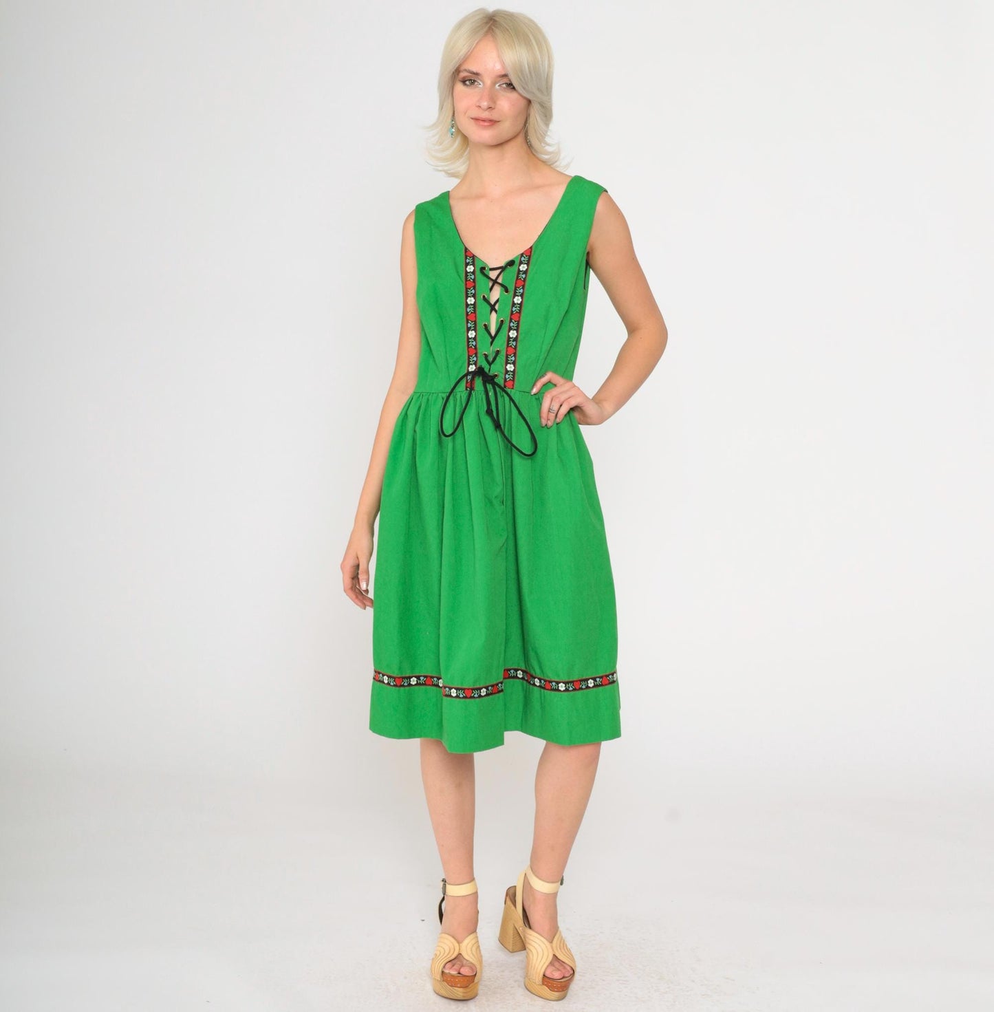 70s Dirndl Dress Green Floral Lace-Up High Waist Midi Sleeveless Medium