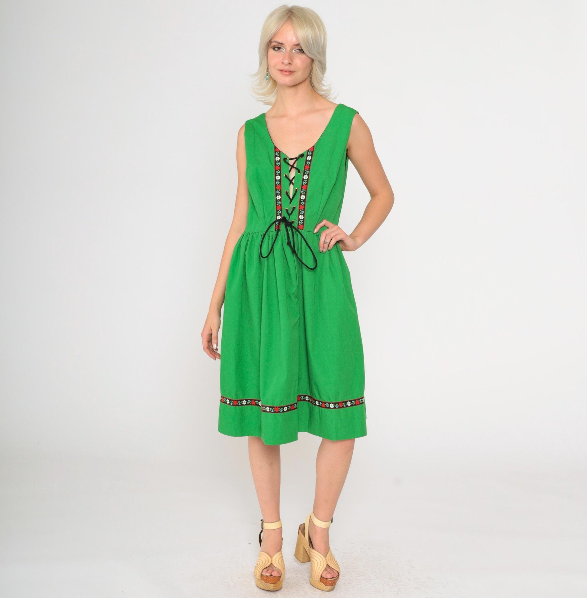 70s Dirndl Dress Green Floral Lace-Up High Waist Midi Sleeveless Medium