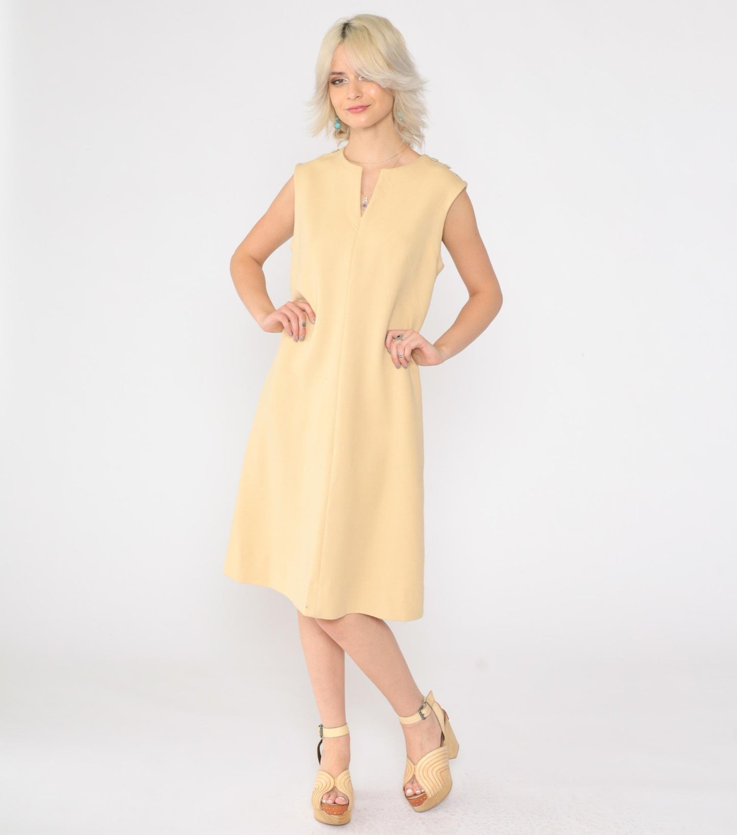 60s Mod Beige Shift Mini Dress Sleeveless Knit Button Shoulder Medium
