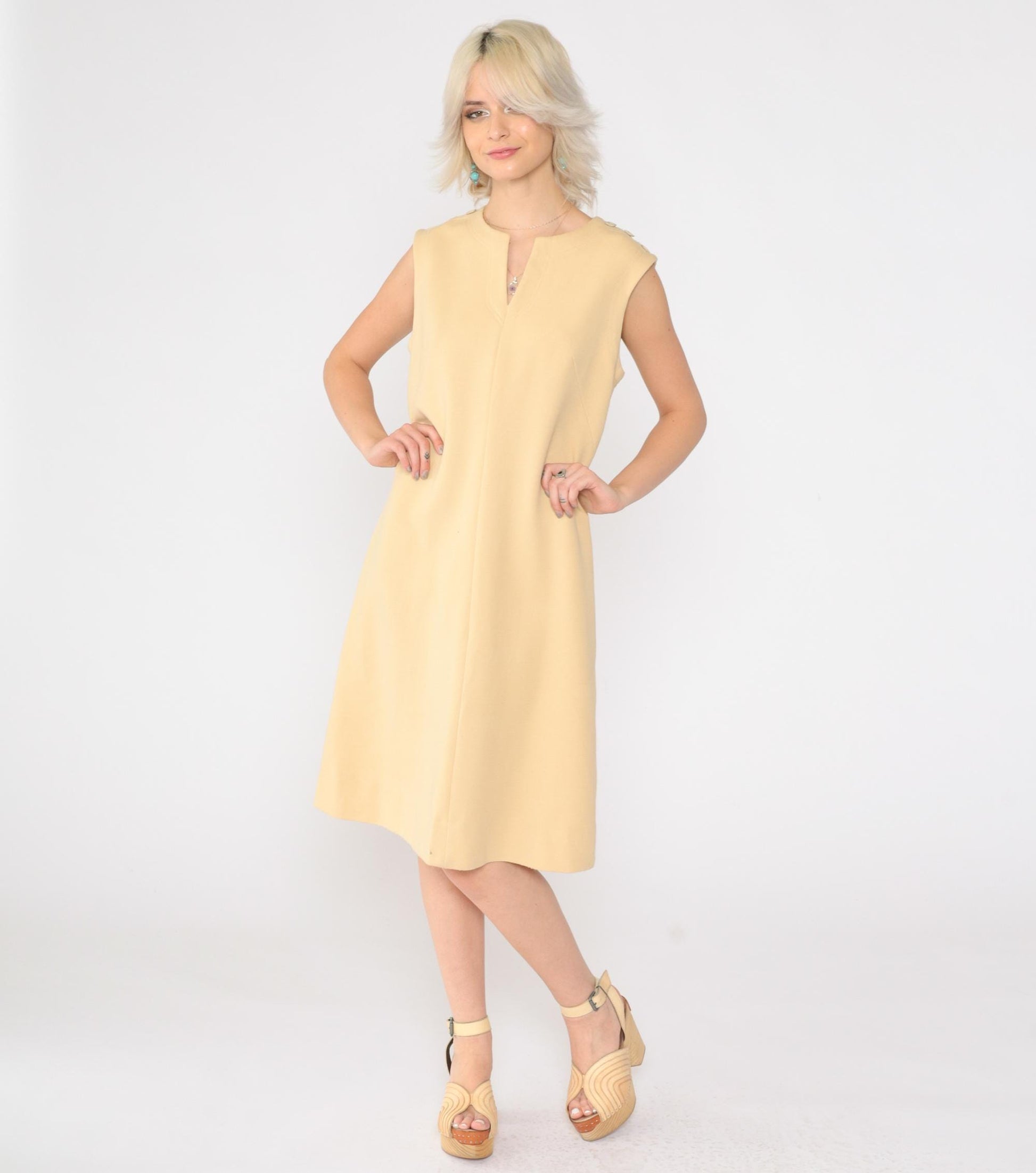 60s Mod Beige Shift Mini Dress Sleeveless Knit Button Shoulder Medium