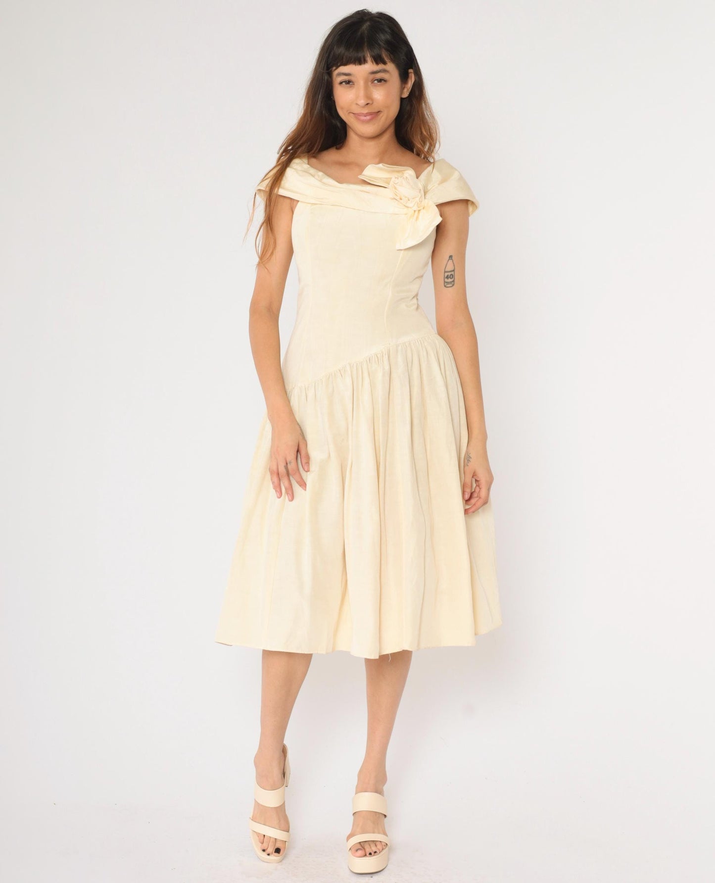 1980s Gunne Sax Cream Taffeta Midi Dress Rosette Bertha Collar Small 4