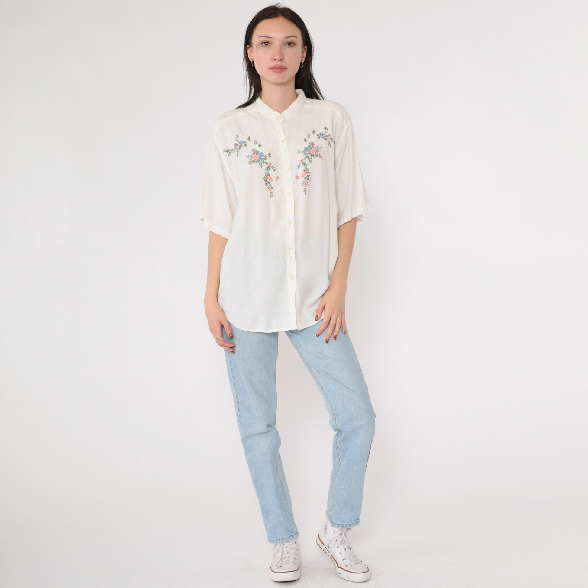 90s Garbo Floral Embroidered White Rayon Blouse Mandarin Collar Medium