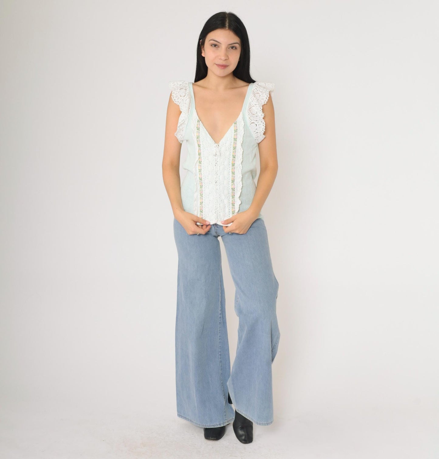 70s Mint Green Crochet Lace Tank Top V-Neck Lace-Up Sleeveless Blouse Medium