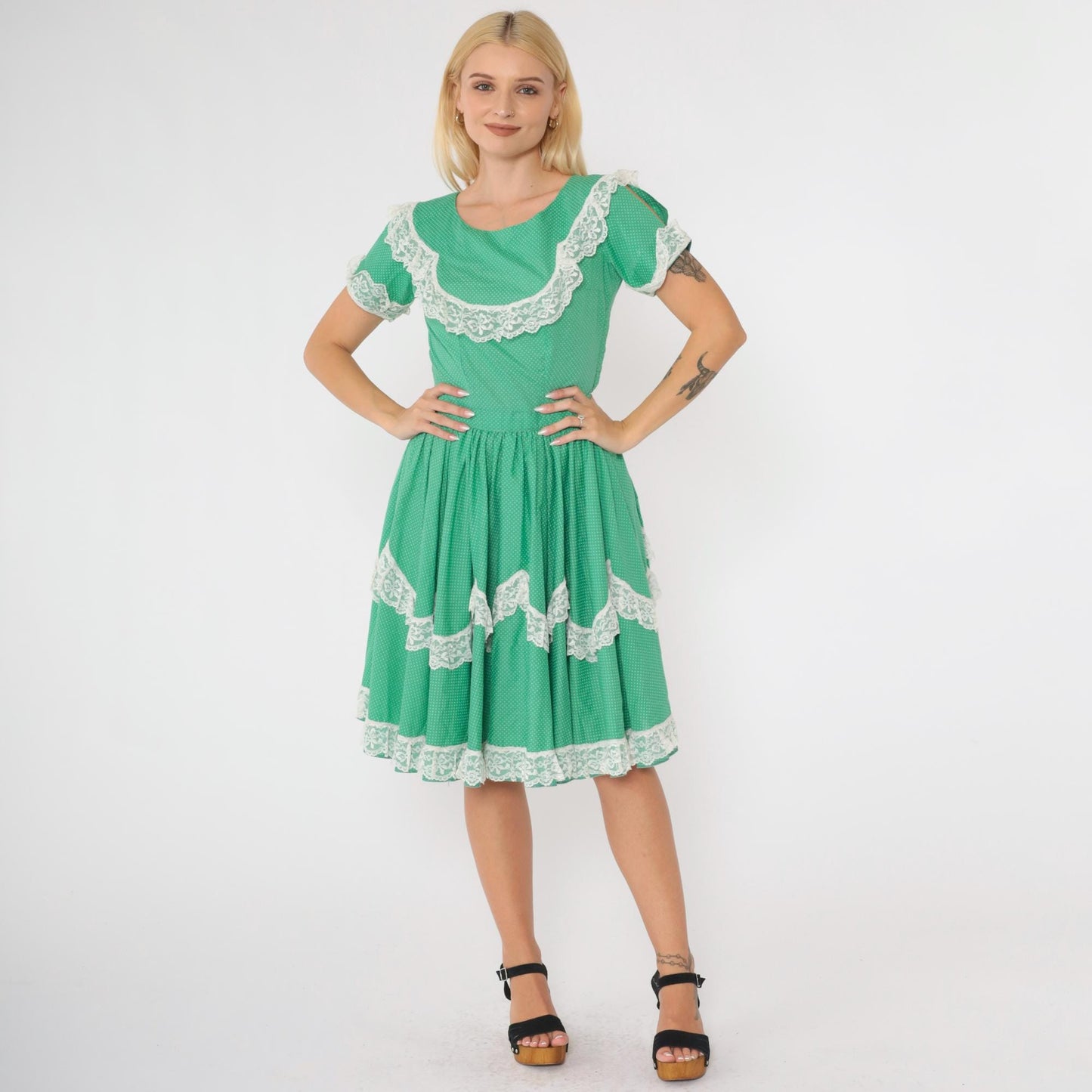 1950s Western Square Dance Dress Green Polka Dot Lace Trim Full Skirt Small