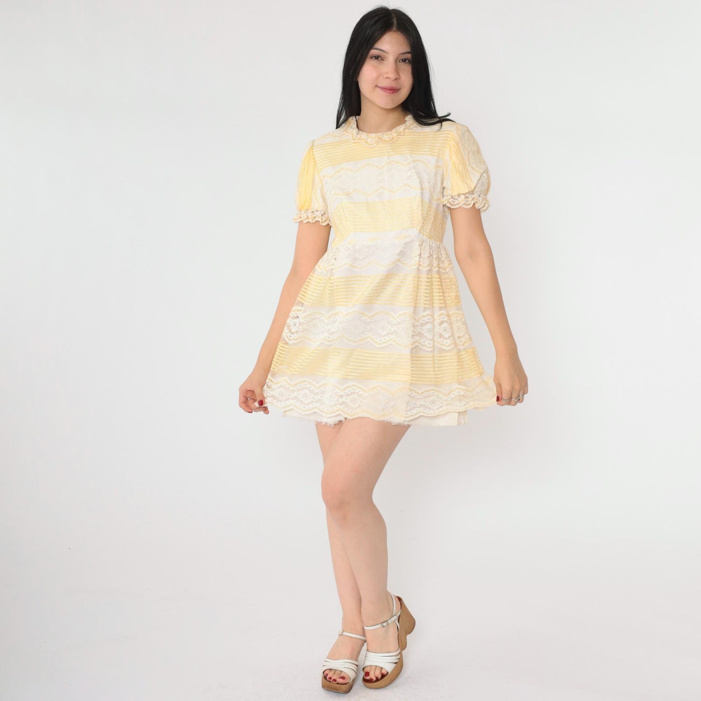 70s Yellow White Floral Lace Mini Dress Puff Sleeve Ruffle Trim Small
