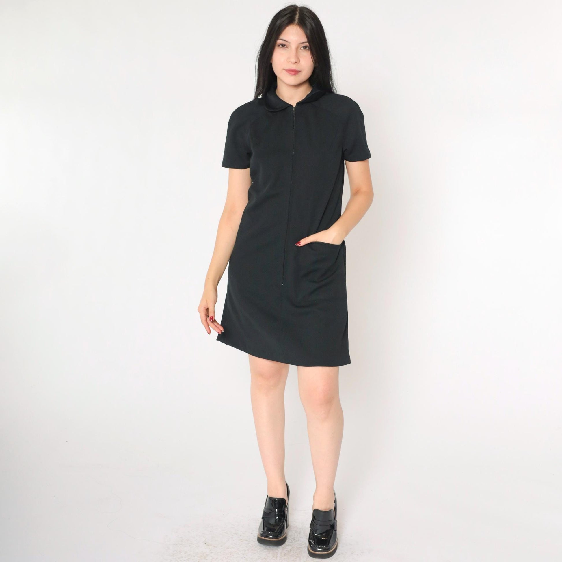1960s Black Shift Mini Dress Front Zipper Short Sleeve Small S