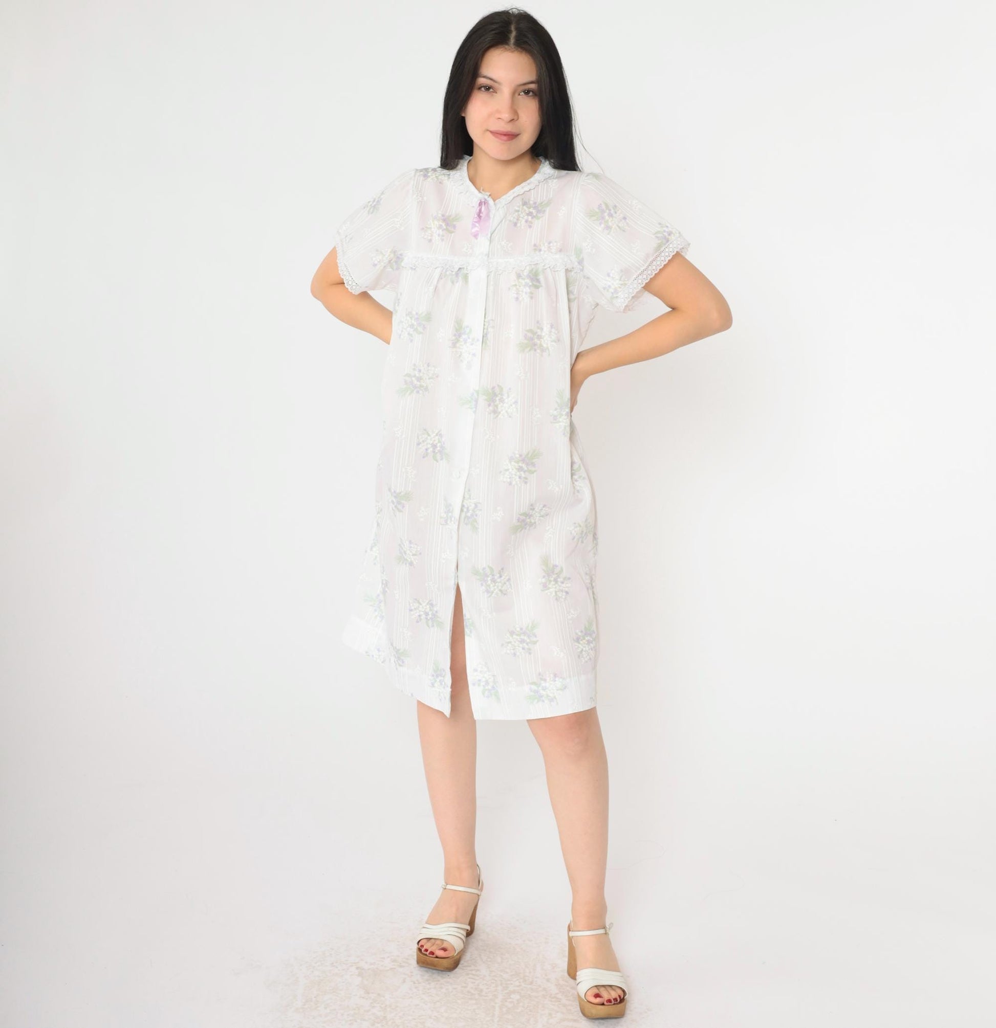 80s Floral Semi-Sheer Nightgown White Lace Puff Sleeve Button-Up Knee-Length Medium