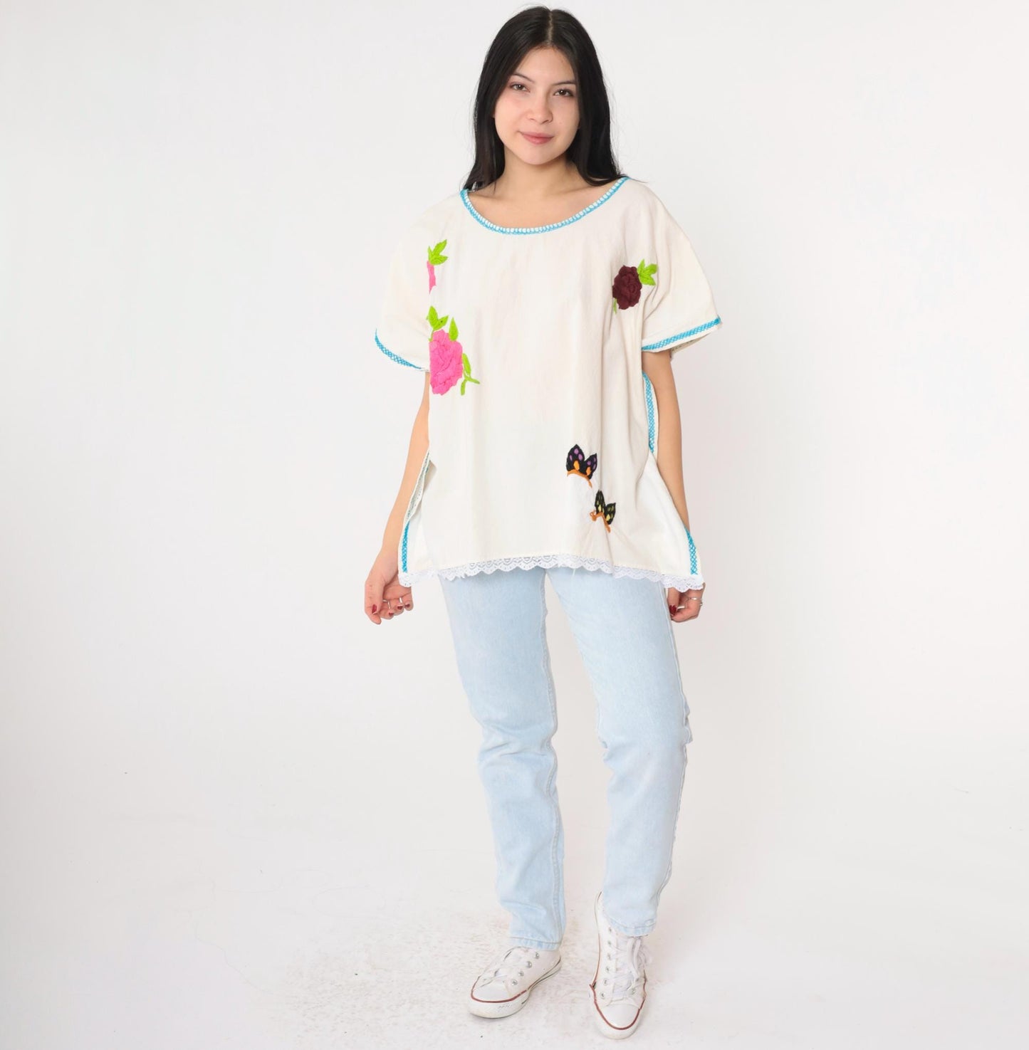 90s Floral Embroidered Blouse Cream Butterfly Tunic Scoop Neck Medium Large