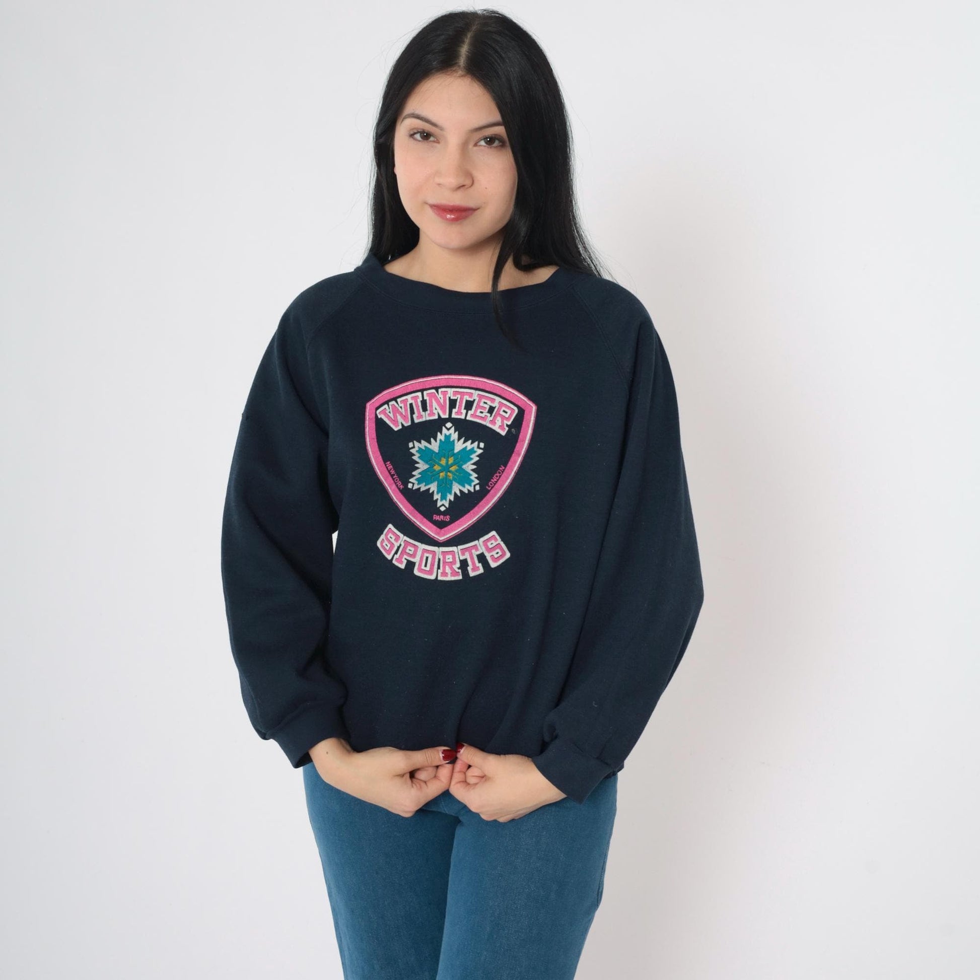90s Navy Snowflake Winter Sports Graphic Sweatshirt Raglan Cutoff Medium