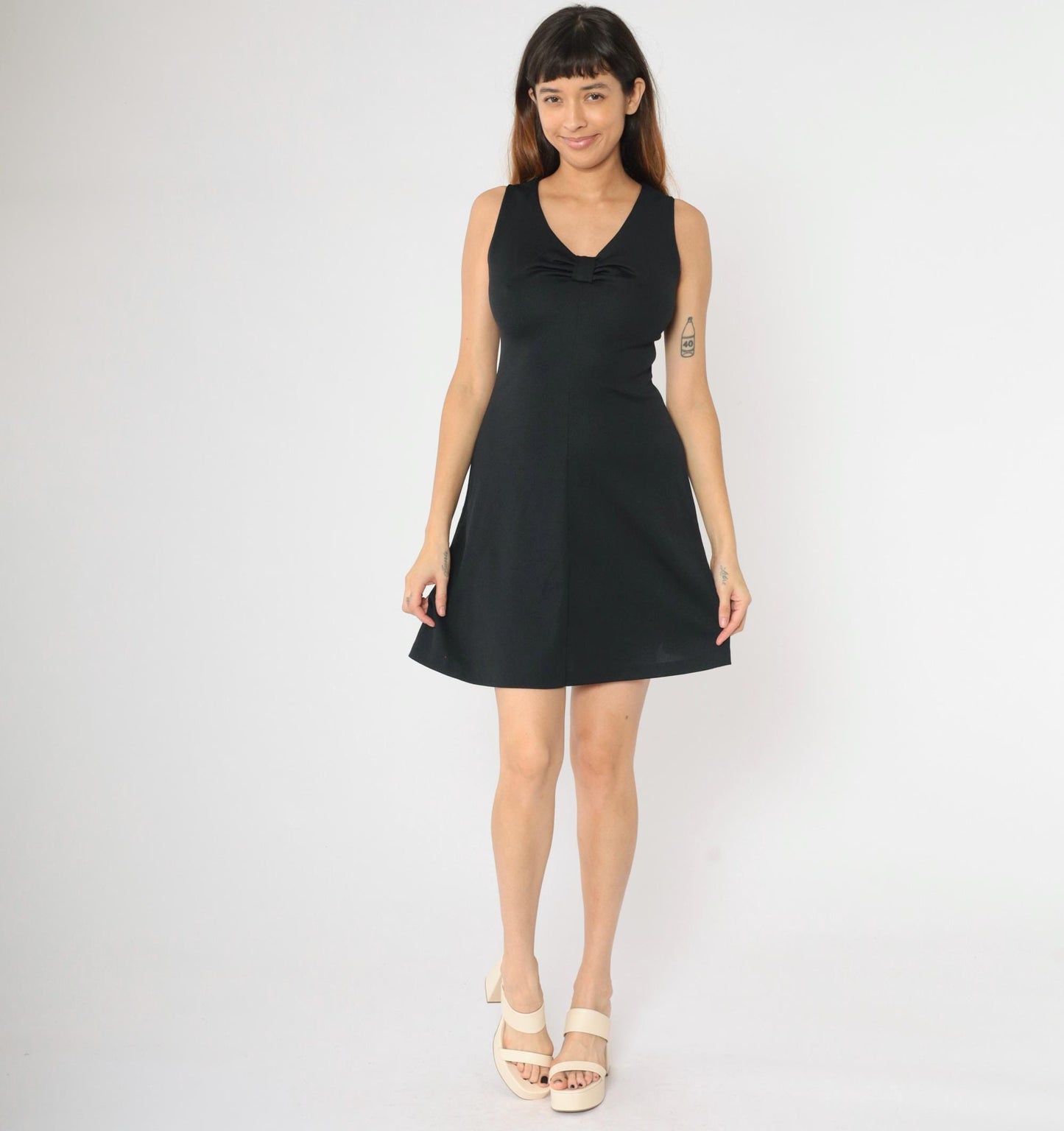 1960s Black Mini Shift Dress Sleeveless A-Line V-Neck Small