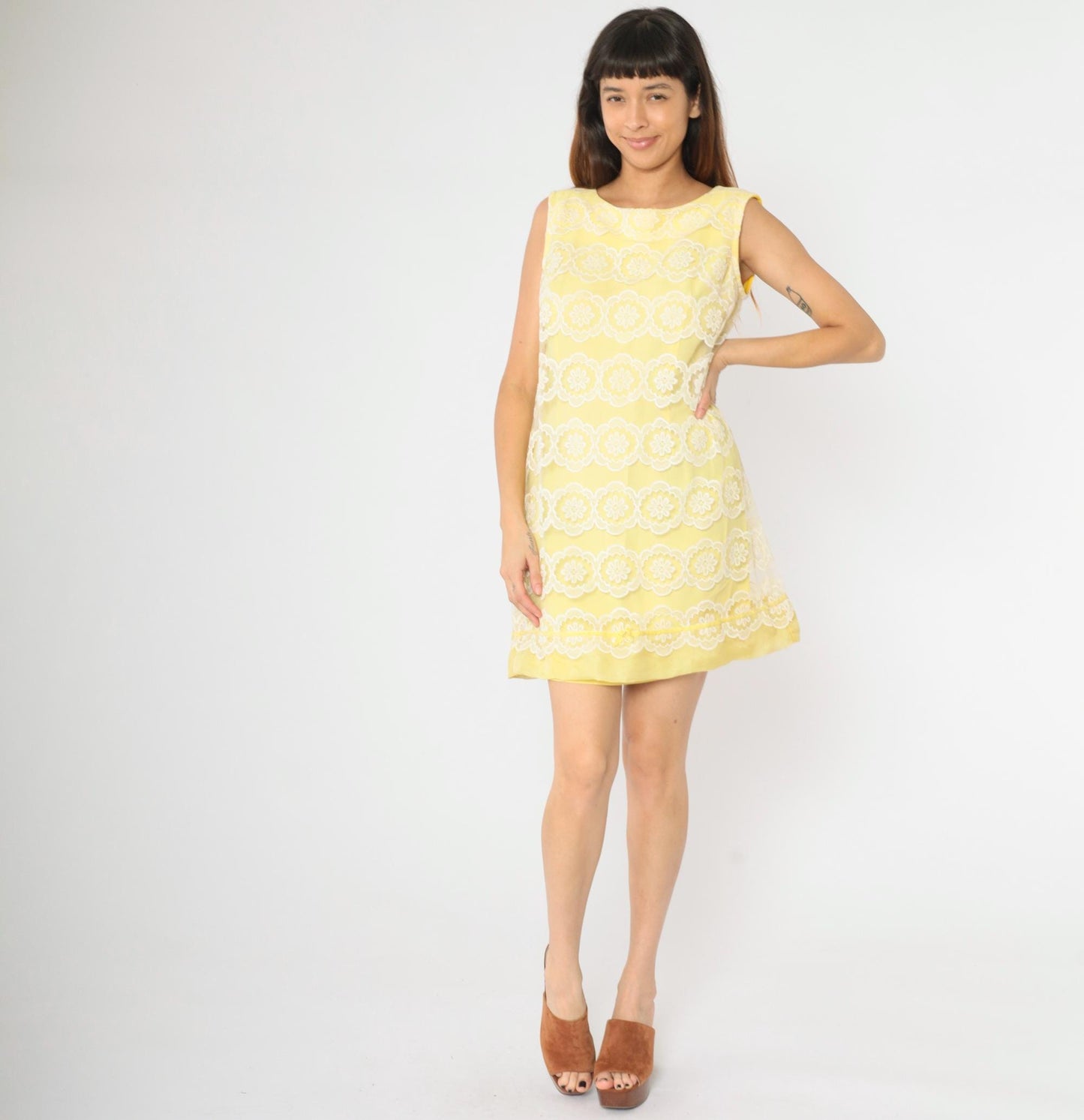60s Yellow Lace Shift Mini Dress White Floral Overlay Sleeveless Small