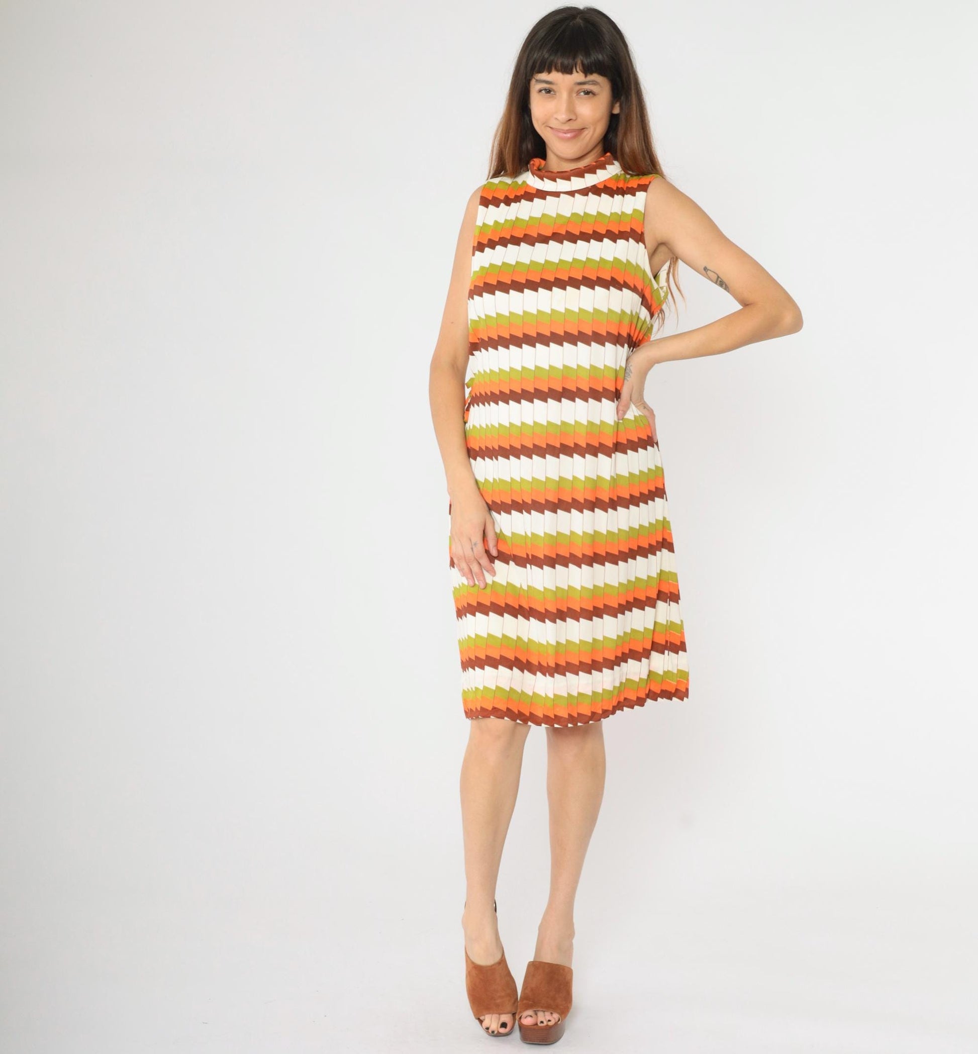 60s Mod Shift Dress Geometric Striped Mock Neck Knee-Length Green Orange Medium