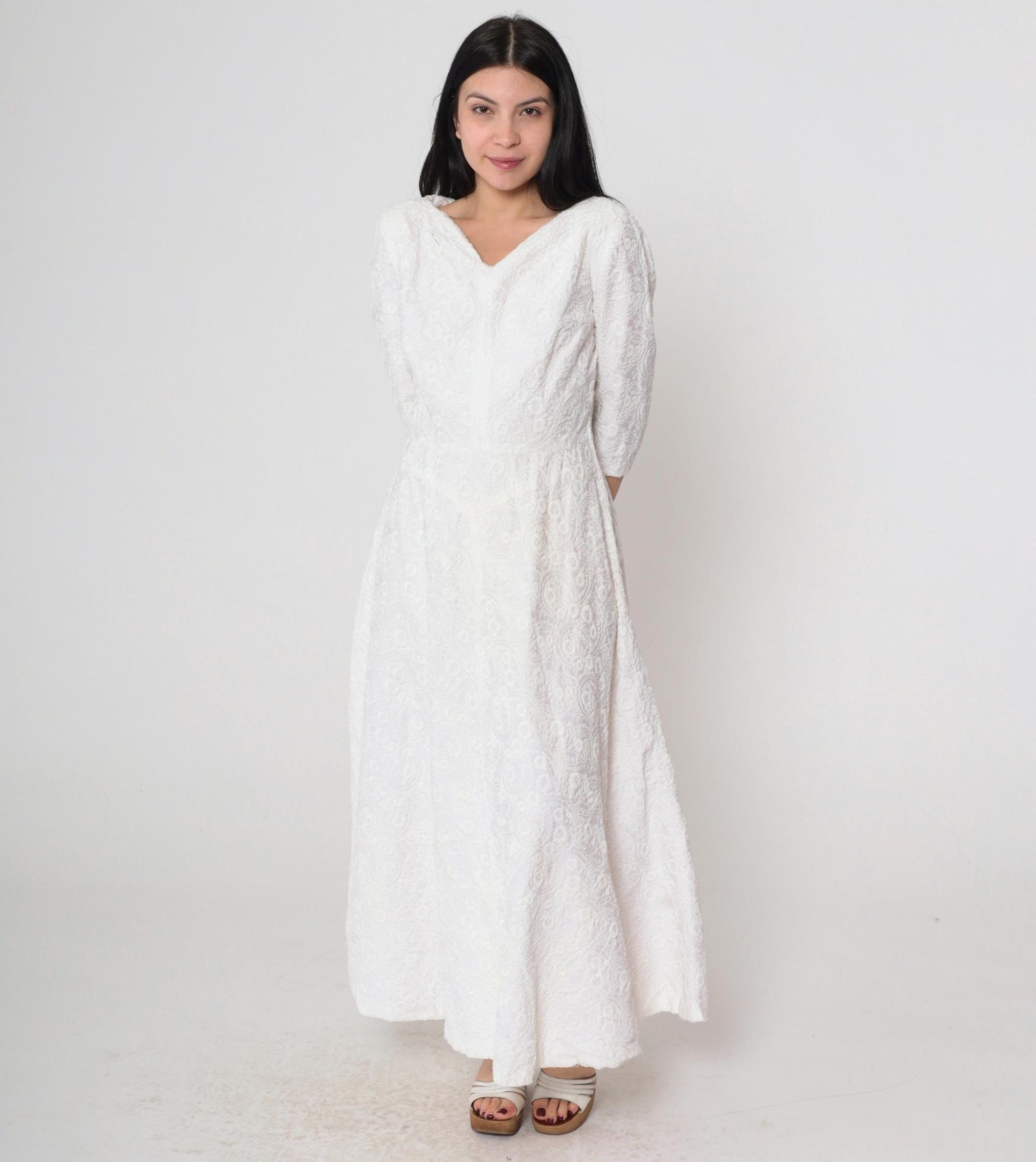 1940s White Floral Embroidered Dress V-Neck 3/4 Sleeve Midi Medium M